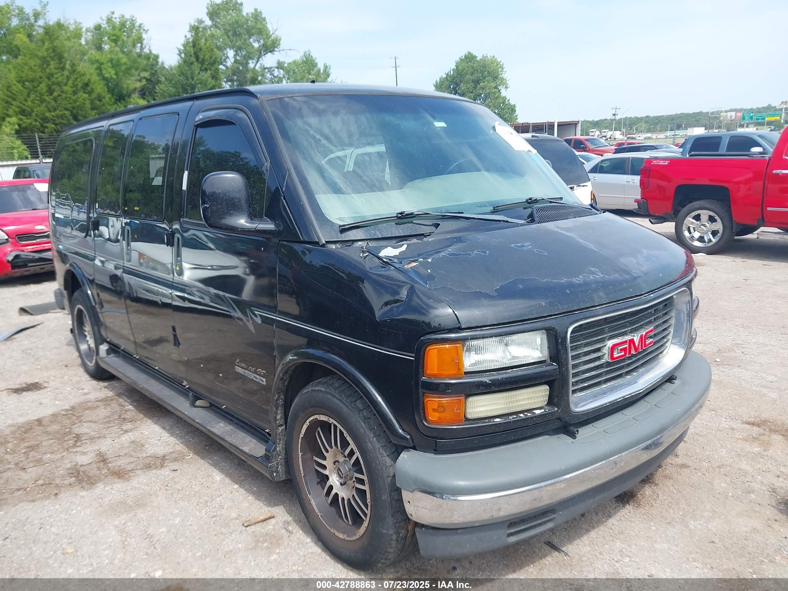 2002 Gmc Savana Standard Black vin: 1GDFG15R221195515