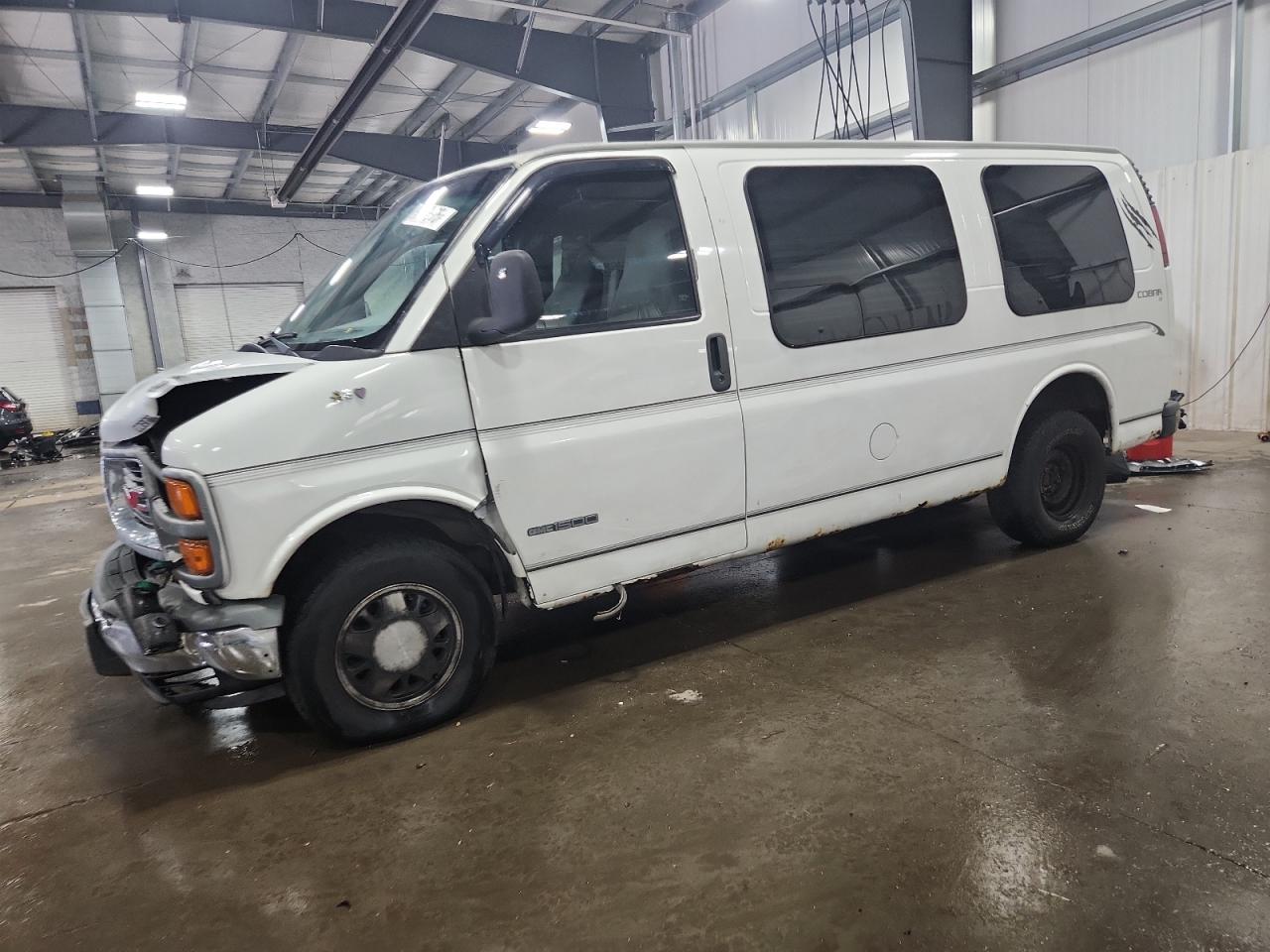 2002 Gmc Savana Rv G1500 White vin: 1GDFG15R621167944