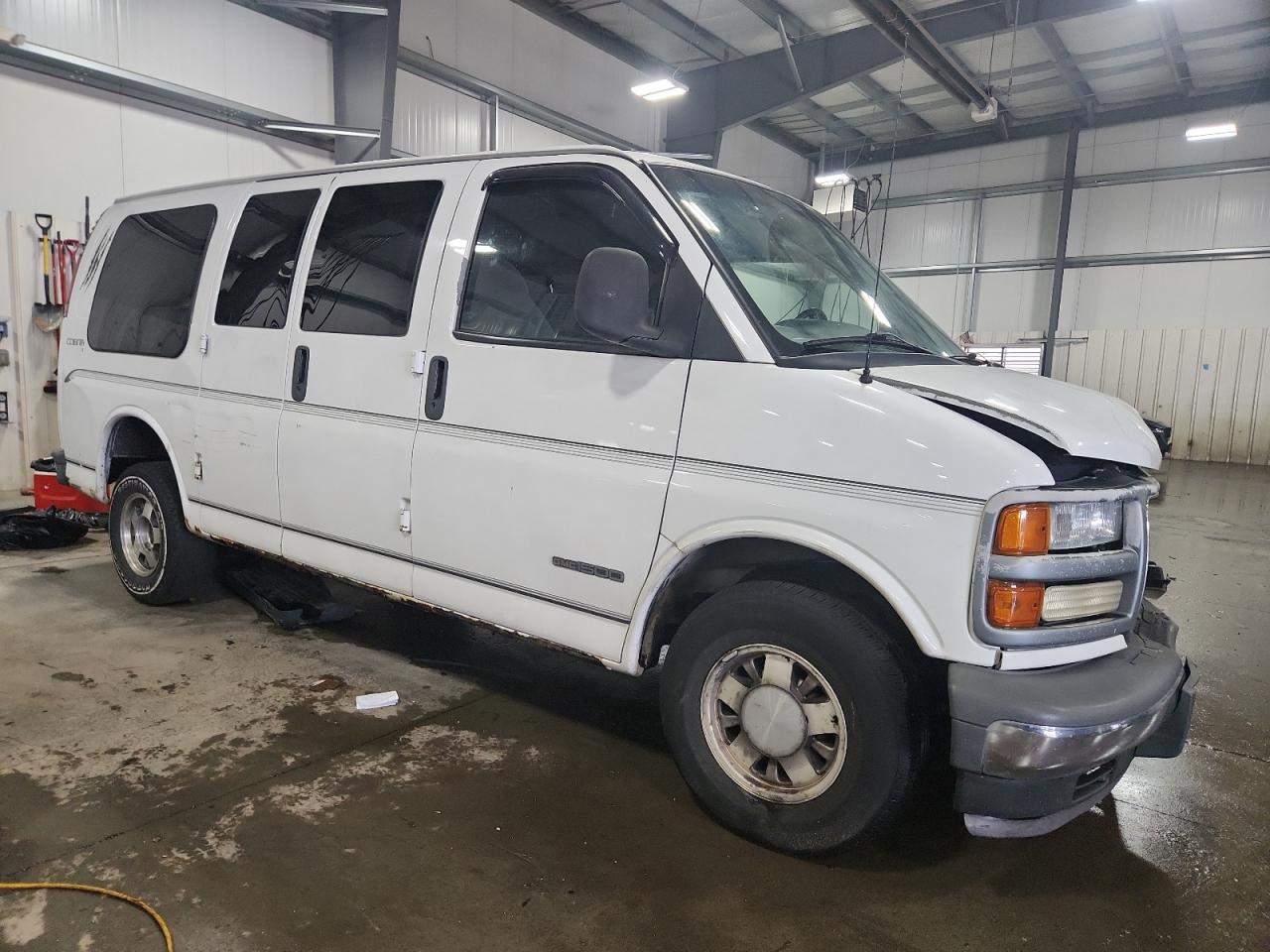 2002 Gmc Savana Rv G1500 White vin: 1GDFG15R621167944