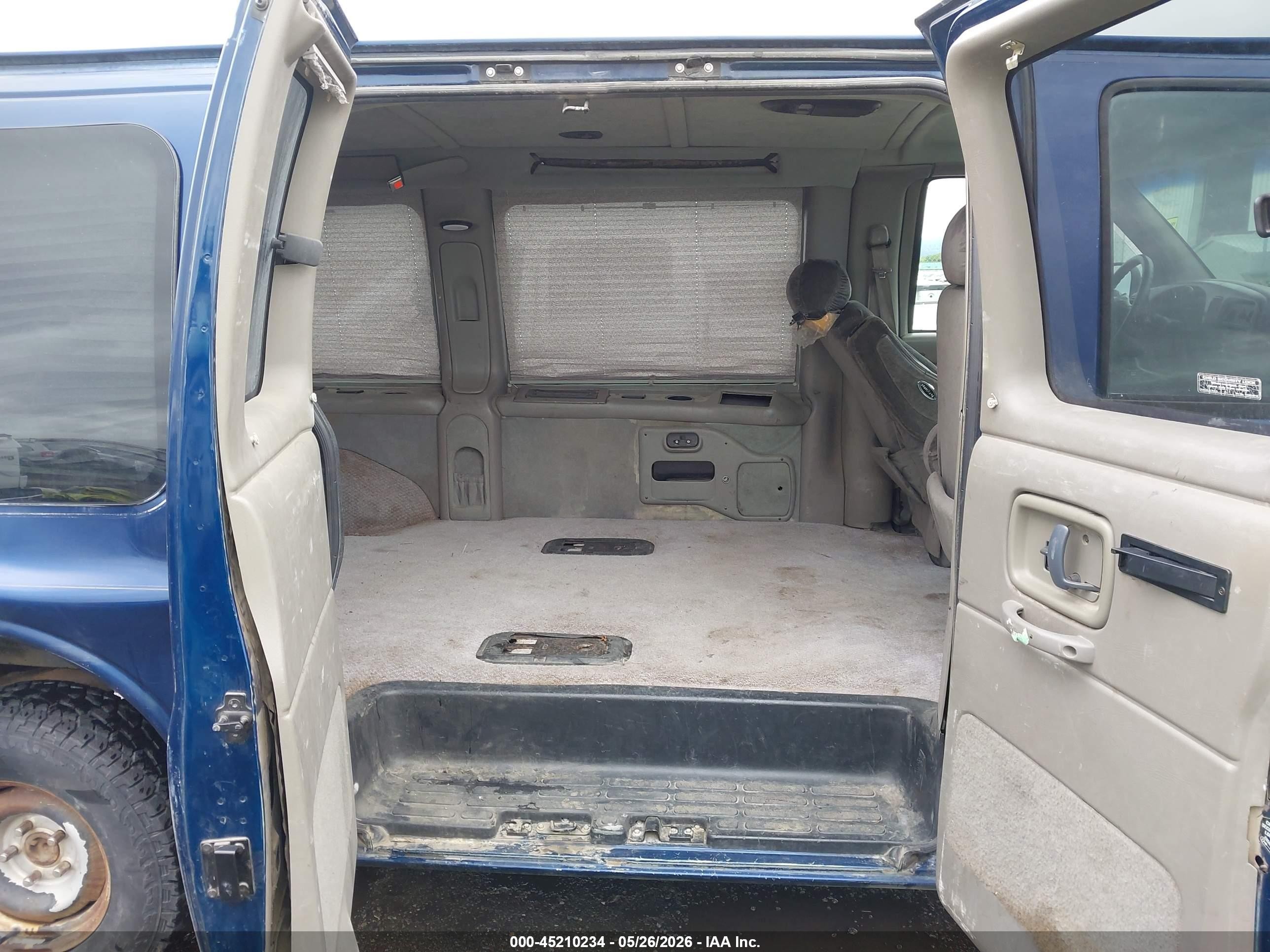 2000 Gmc Savana Rv Blue vin: 1GDFG15R7Y1179772