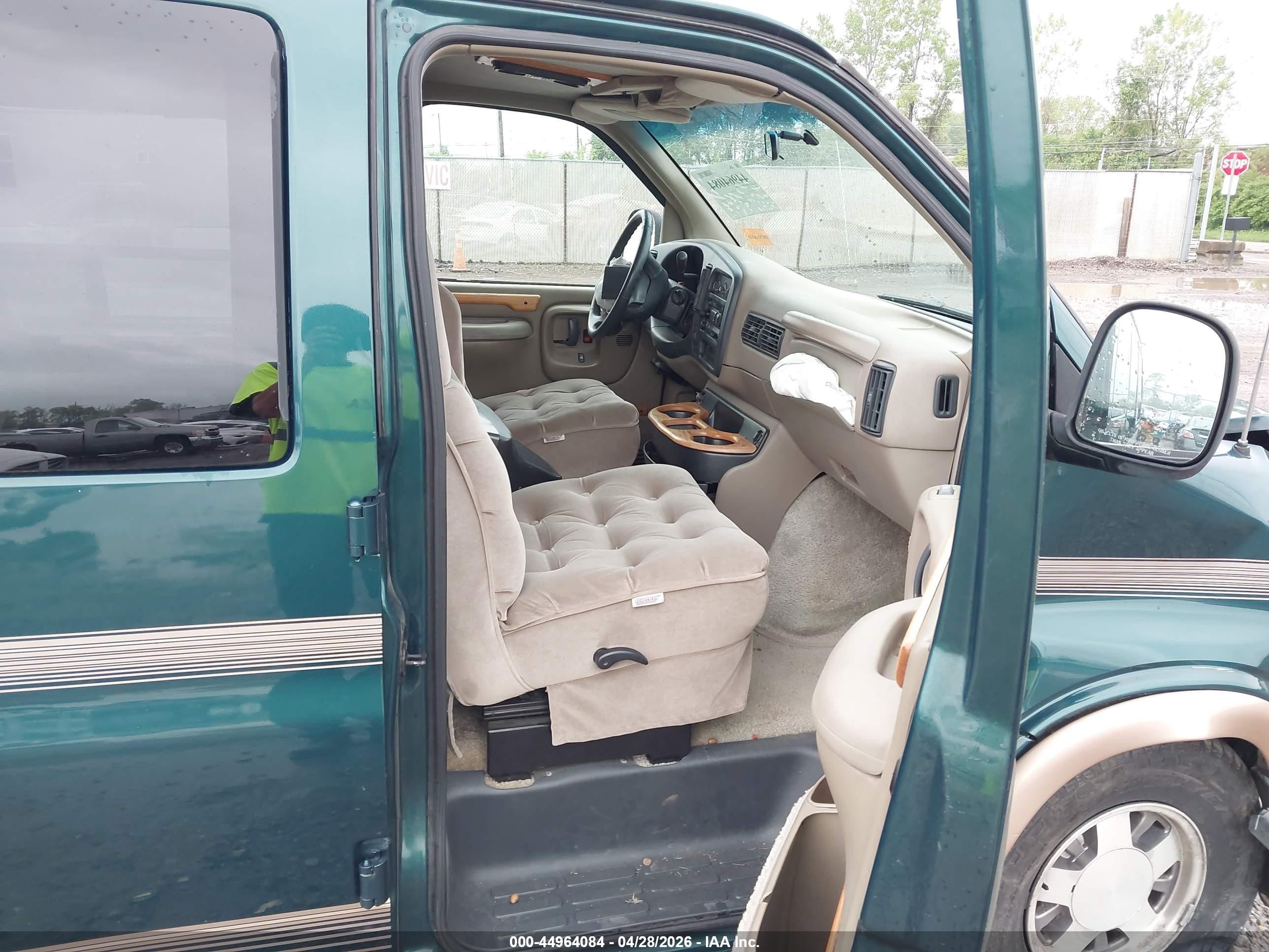 1997 Gmc Savana Rv Green vin: 1GDFG15R8V1070930