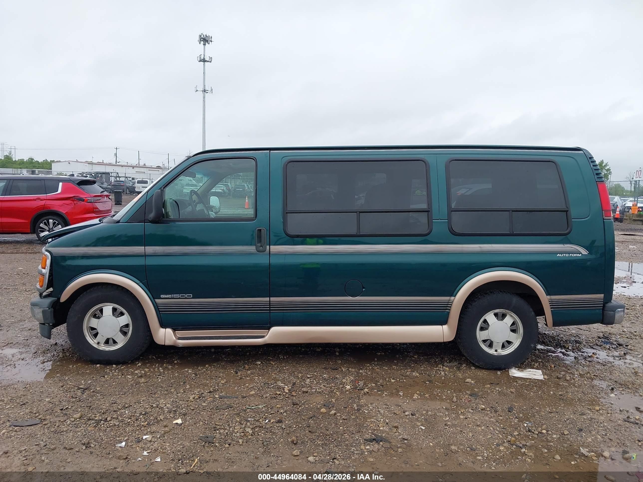 1997 Gmc Savana Rv Green vin: 1GDFG15R8V1070930