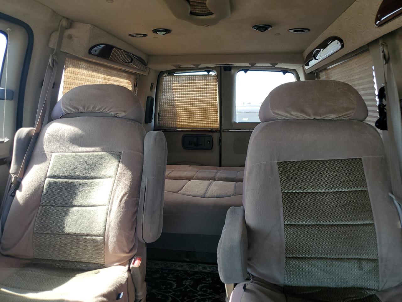 2002 Gmc Savana Rv G1500 Burgundy vin: 1GDFG15R921149437