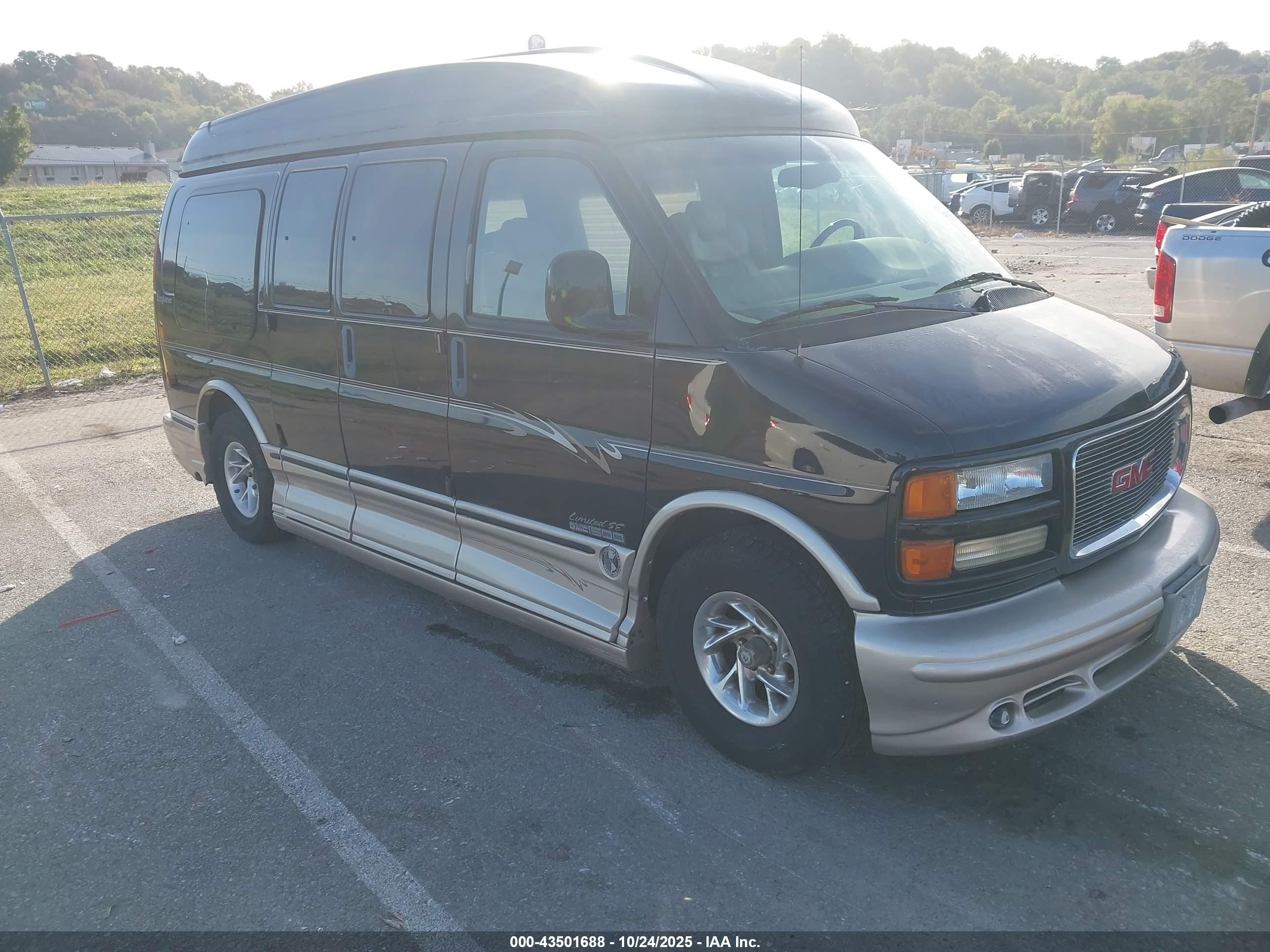 2002 Gmc Savana Standard Black vin: 1GDFG15R921163970