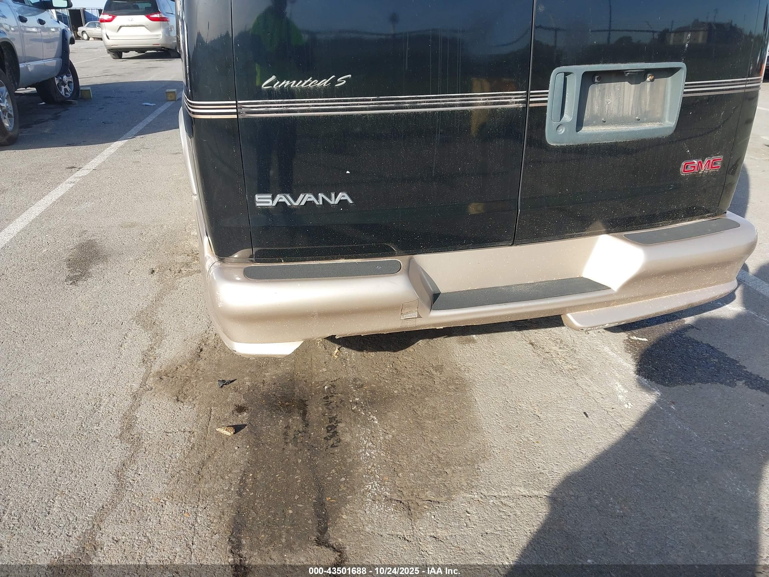 2002 Gmc Savana Standard Black vin: 1GDFG15R921163970