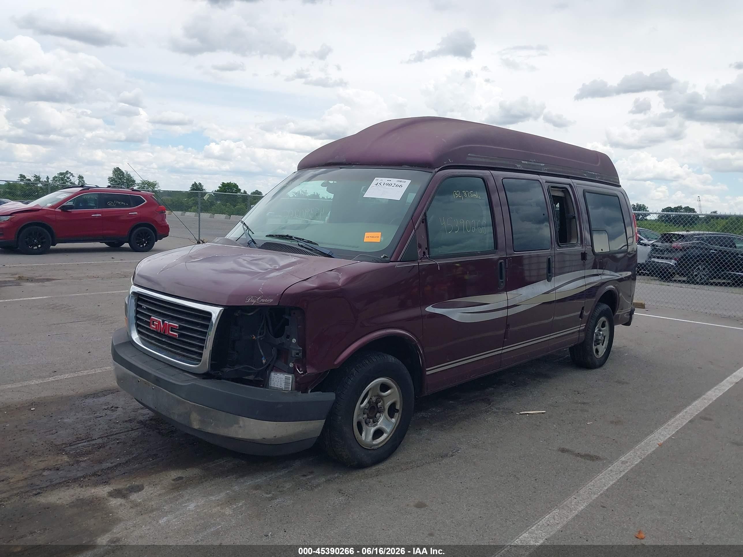2003 Gmc Savana Cutaway Standard/standard W/c7l/c7n Purple vin: 1GDFG15T131179822