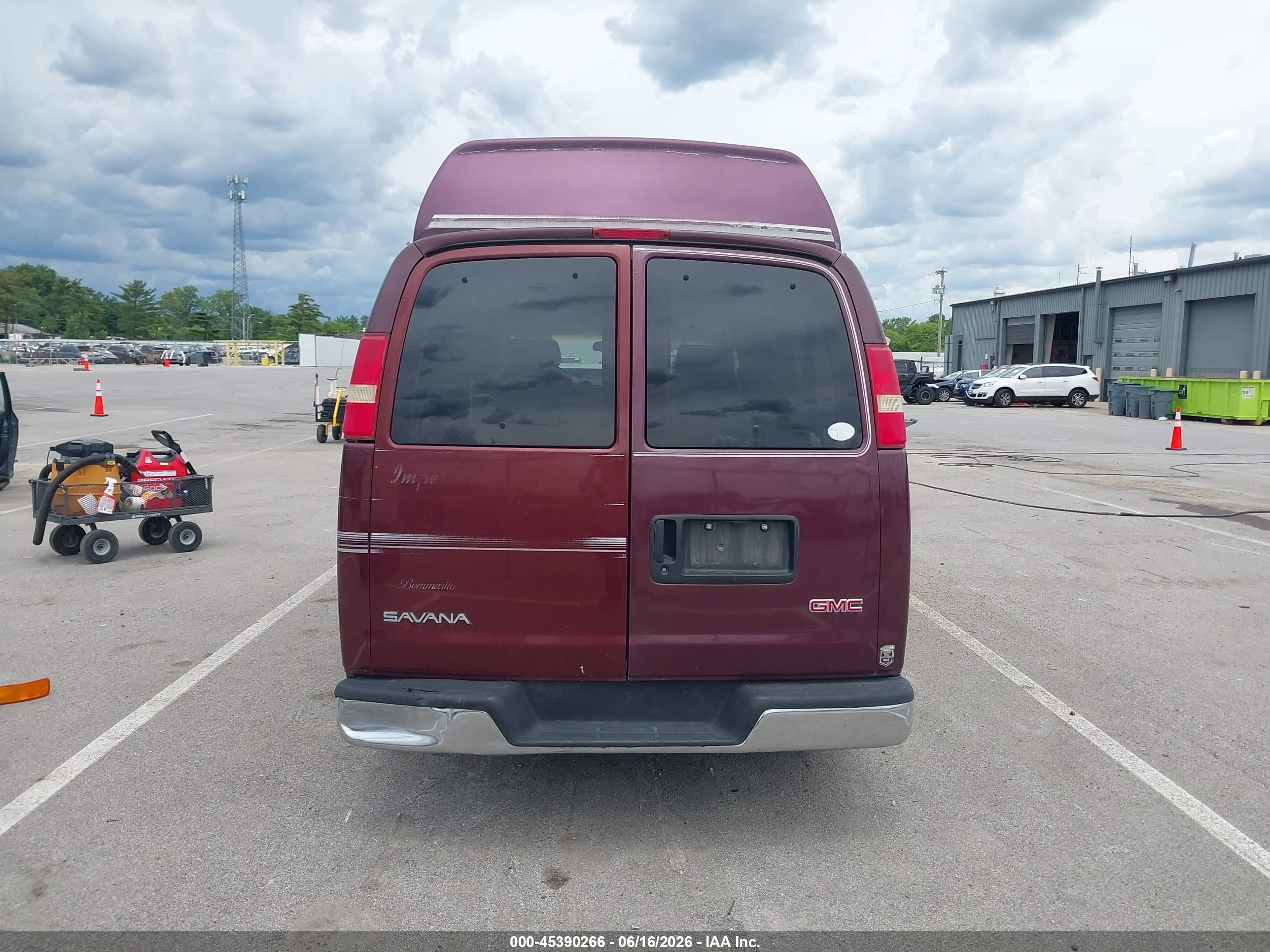 2003 Gmc Savana Cutaway Standard/standard W/c7l/c7n Purple vin: 1GDFG15T131179822