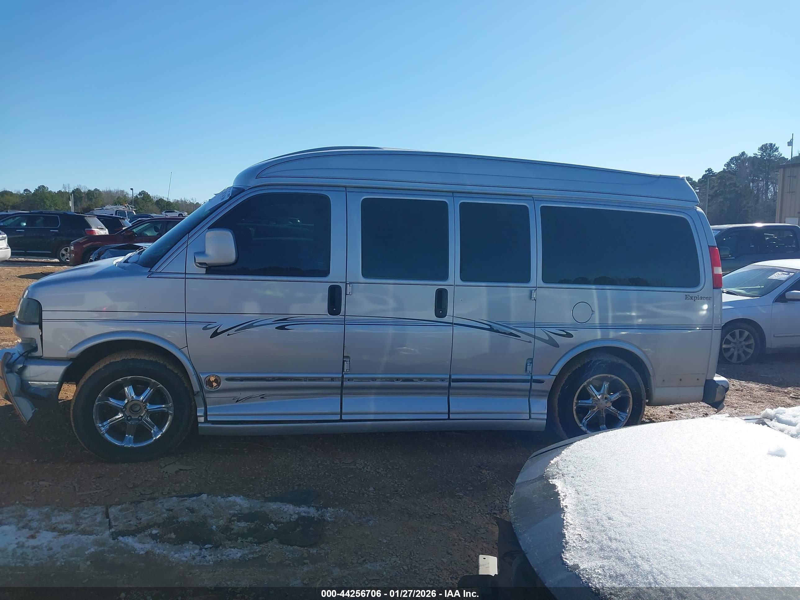 2003 Gmc Savana Cutaway Standard/standard W/c7l/c7n Silver vin: 1GDFG15T631169531