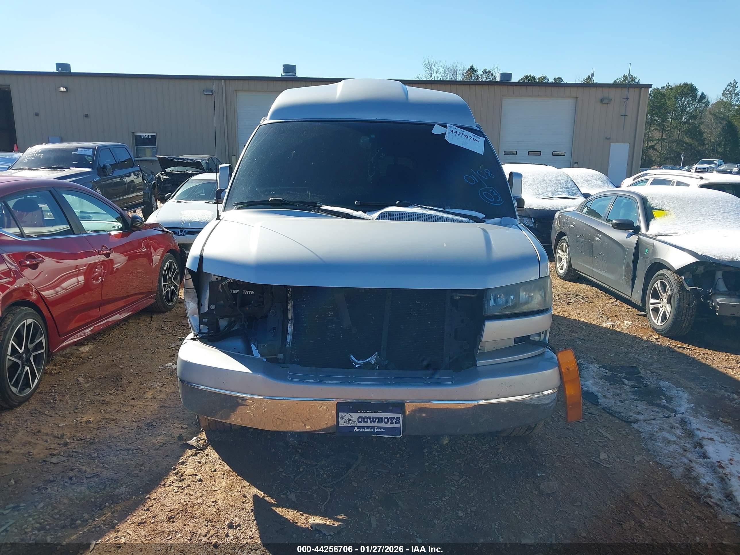 2003 Gmc Savana Cutaway Standard/standard W/c7l/c7n Silver vin: 1GDFG15T631169531