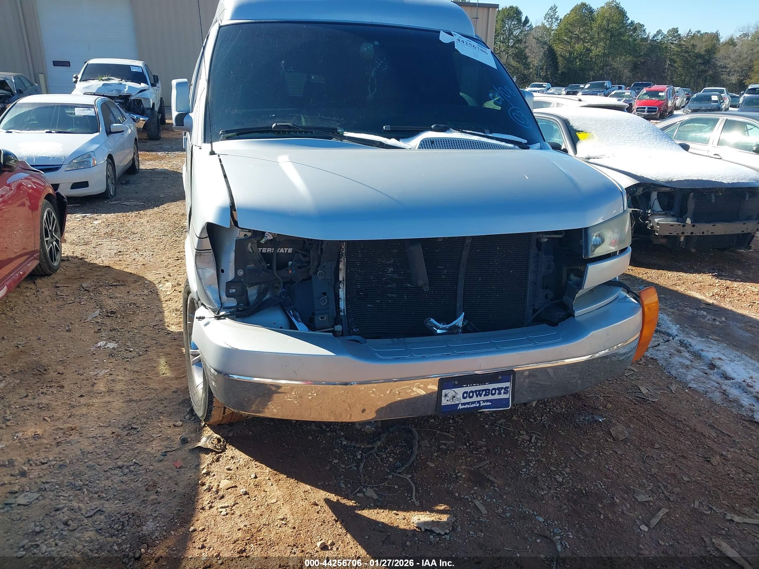 2003 Gmc Savana Cutaway Standard/standard W/c7l/c7n Silver vin: 1GDFG15T631169531