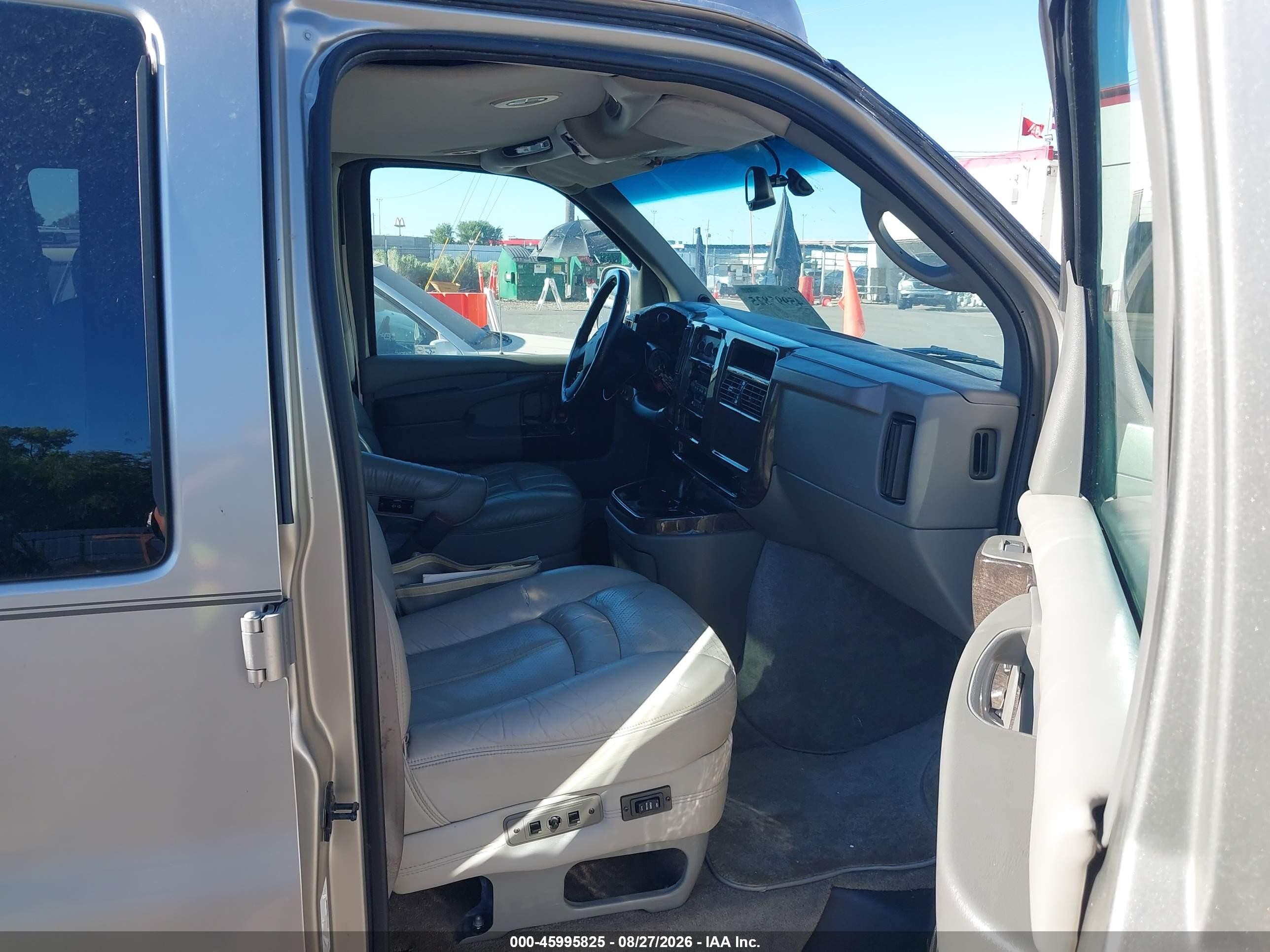 2004 Gmc Savana Upfitter Серебряный vin: 1GDFG15T641133582