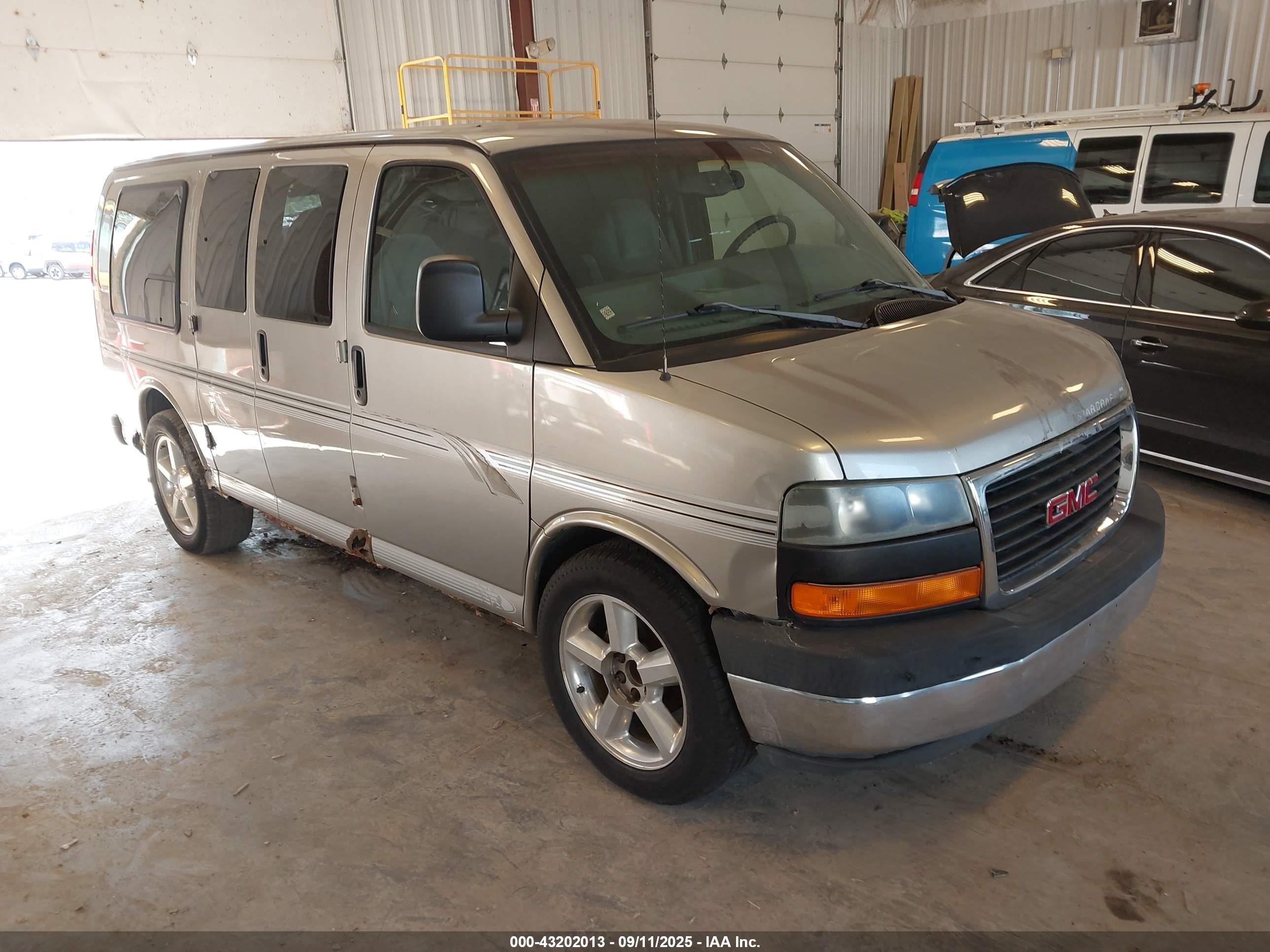 2003 Gmc Savana Cutaway Standard/standard W/c7l/c7n Tan vin: 1GDFG15T831116331