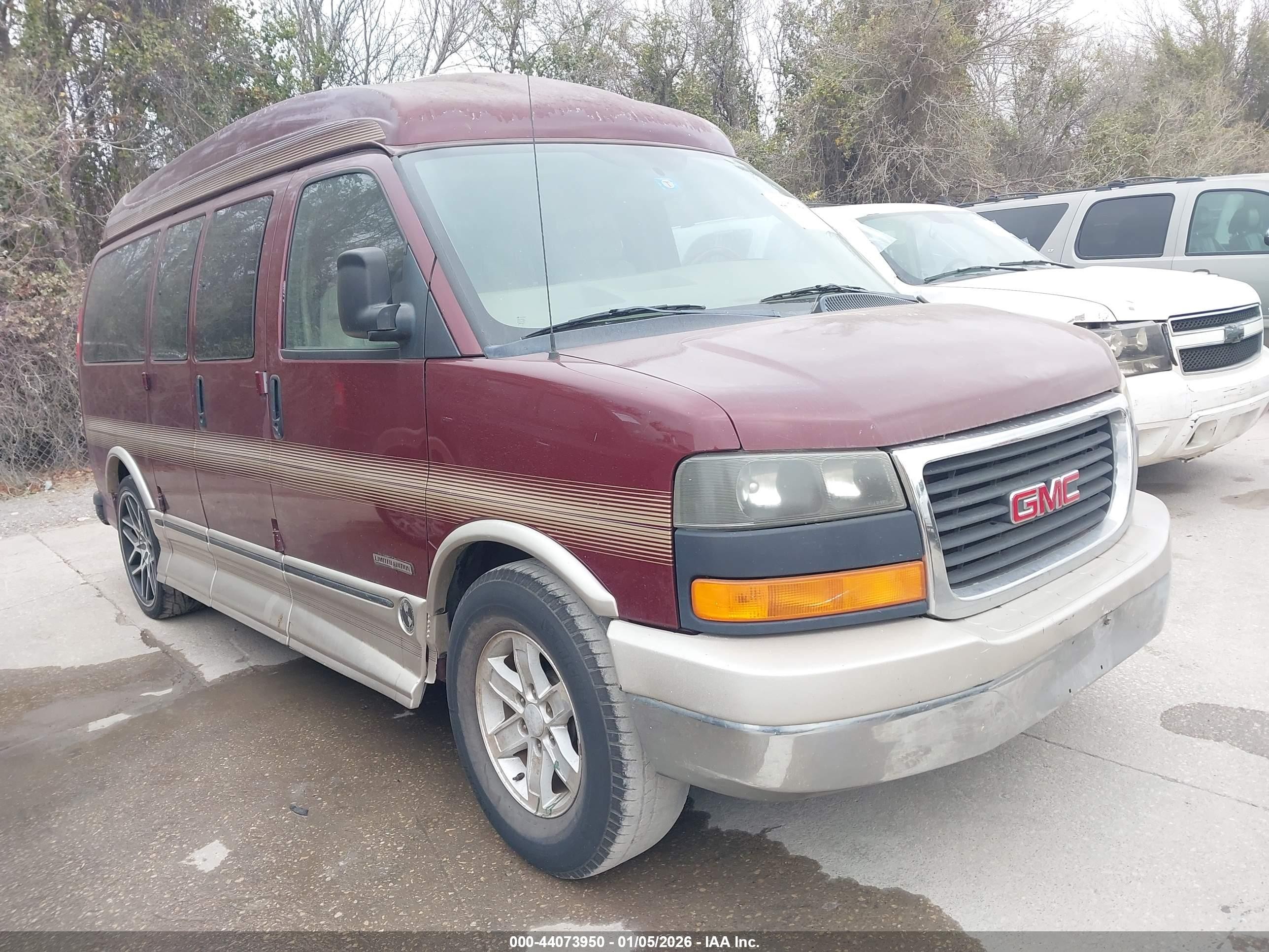 2003 Gmc Savana Cutaway Standard/standard W/c7l/c7n Burgundy vin: 1GDFG15T931161939