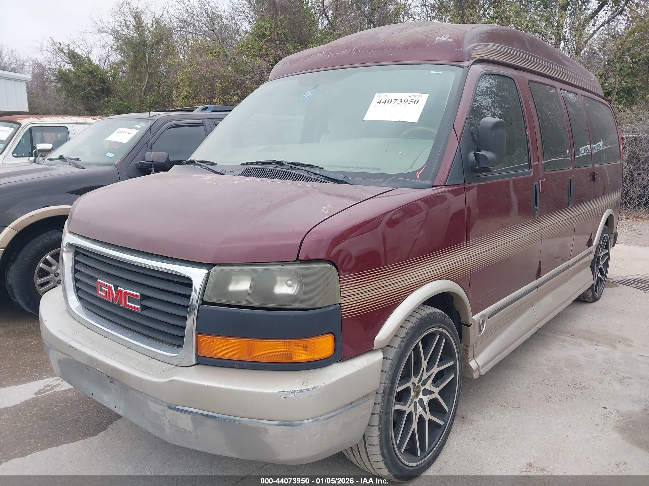 2003 Gmc Savana Cutaway Standard/standard W/c7l/c7n Burgundy vin: 1GDFG15T931161939