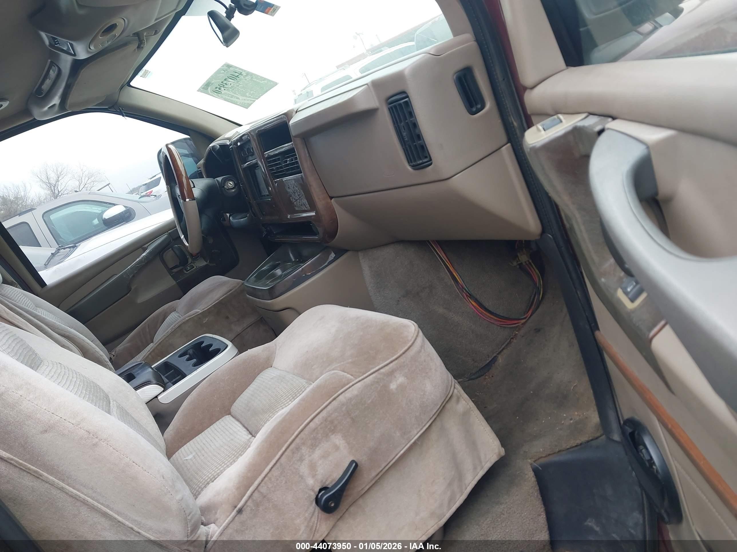 2003 Gmc Savana Cutaway Standard/standard W/c7l/c7n Burgundy vin: 1GDFG15T931161939