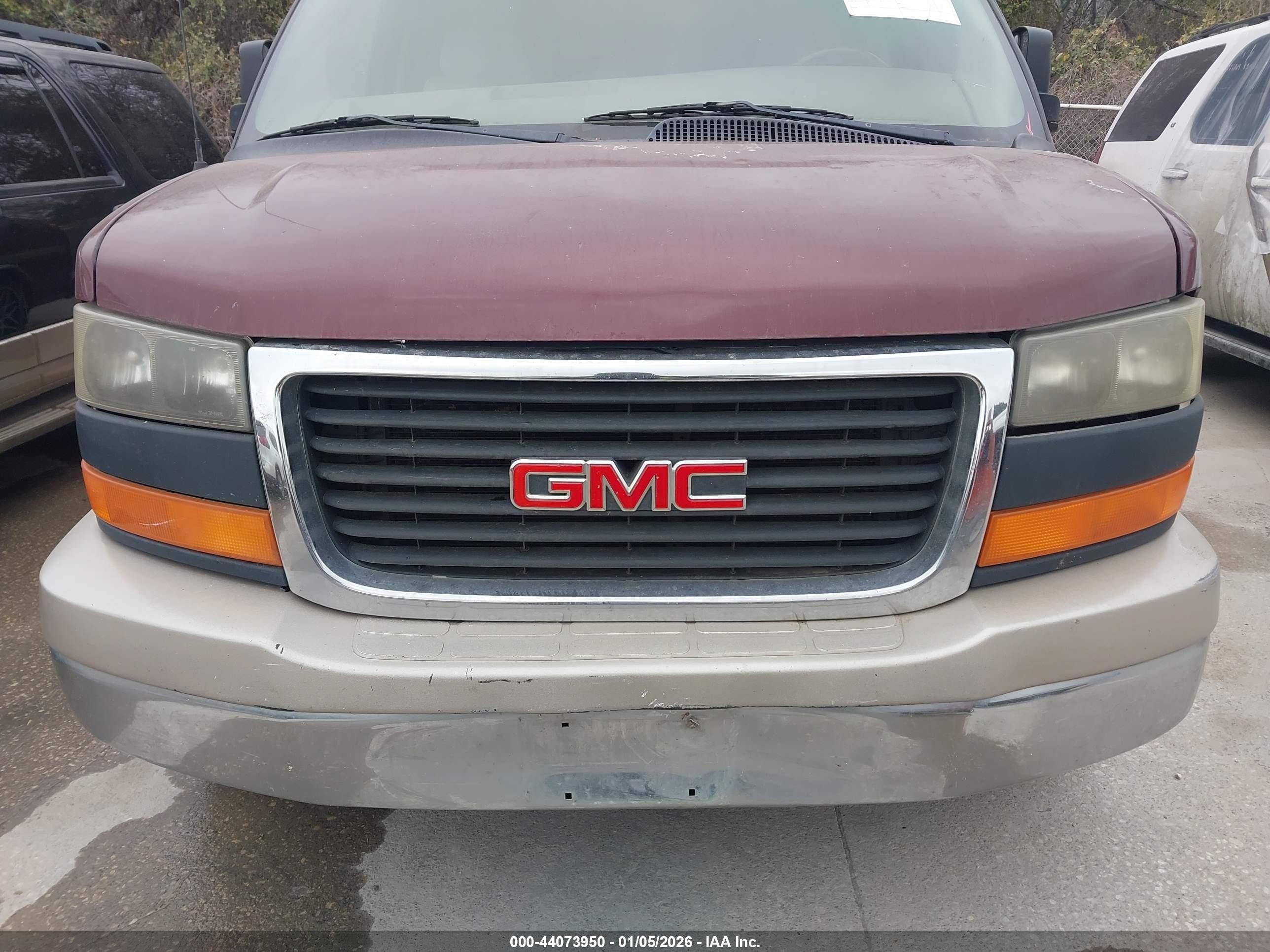 2003 Gmc Savana Cutaway Standard/standard W/c7l/c7n Burgundy vin: 1GDFG15T931161939