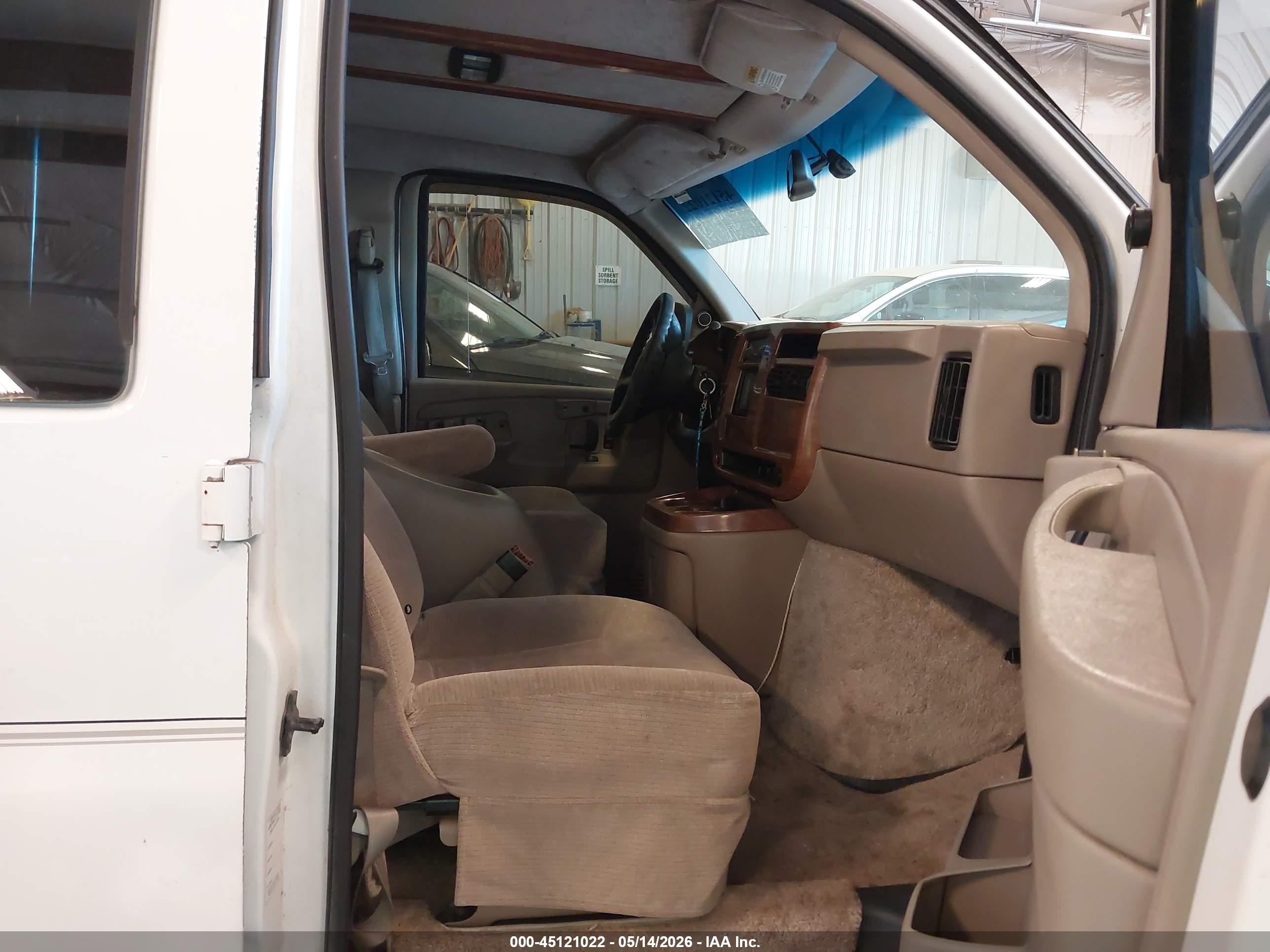 2003 Gmc Savana Upfitter White vin: 1GDFG15X431200150