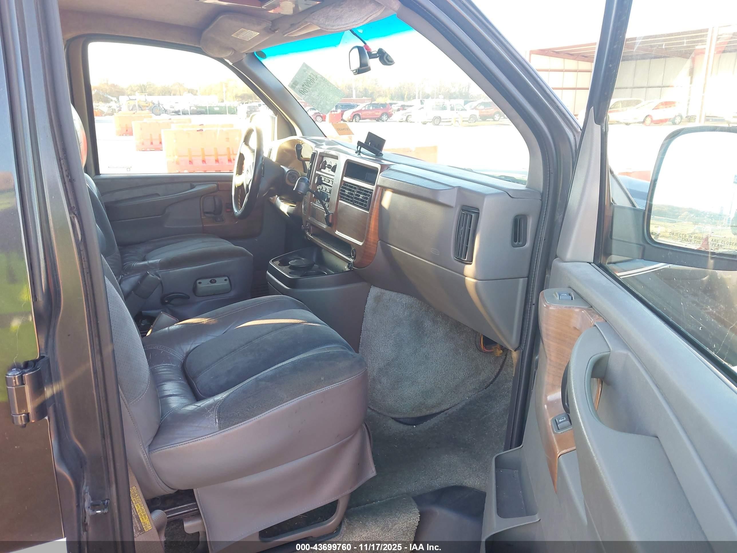 2003 Gmc Savana Upfitter Black vin: 1GDFH15T231230497