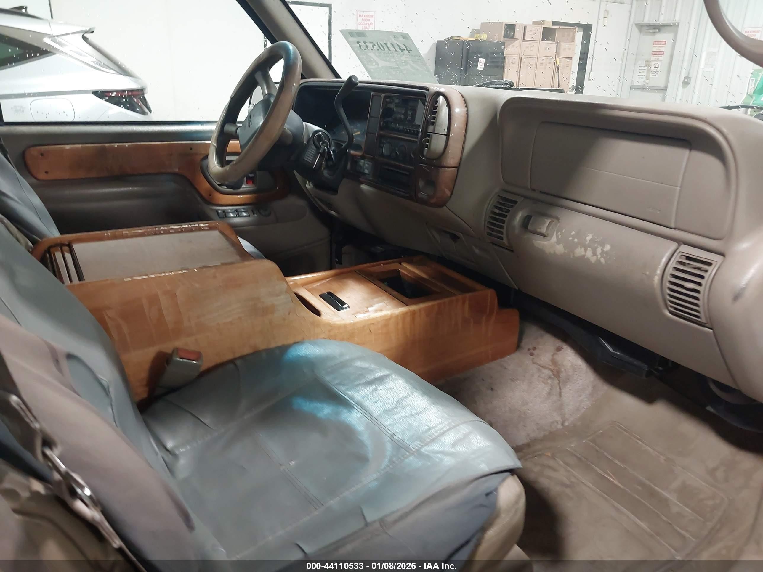 1998 Gmc Suburban 1500 Sl Blue vin: 1GDFK16R1WJ706991