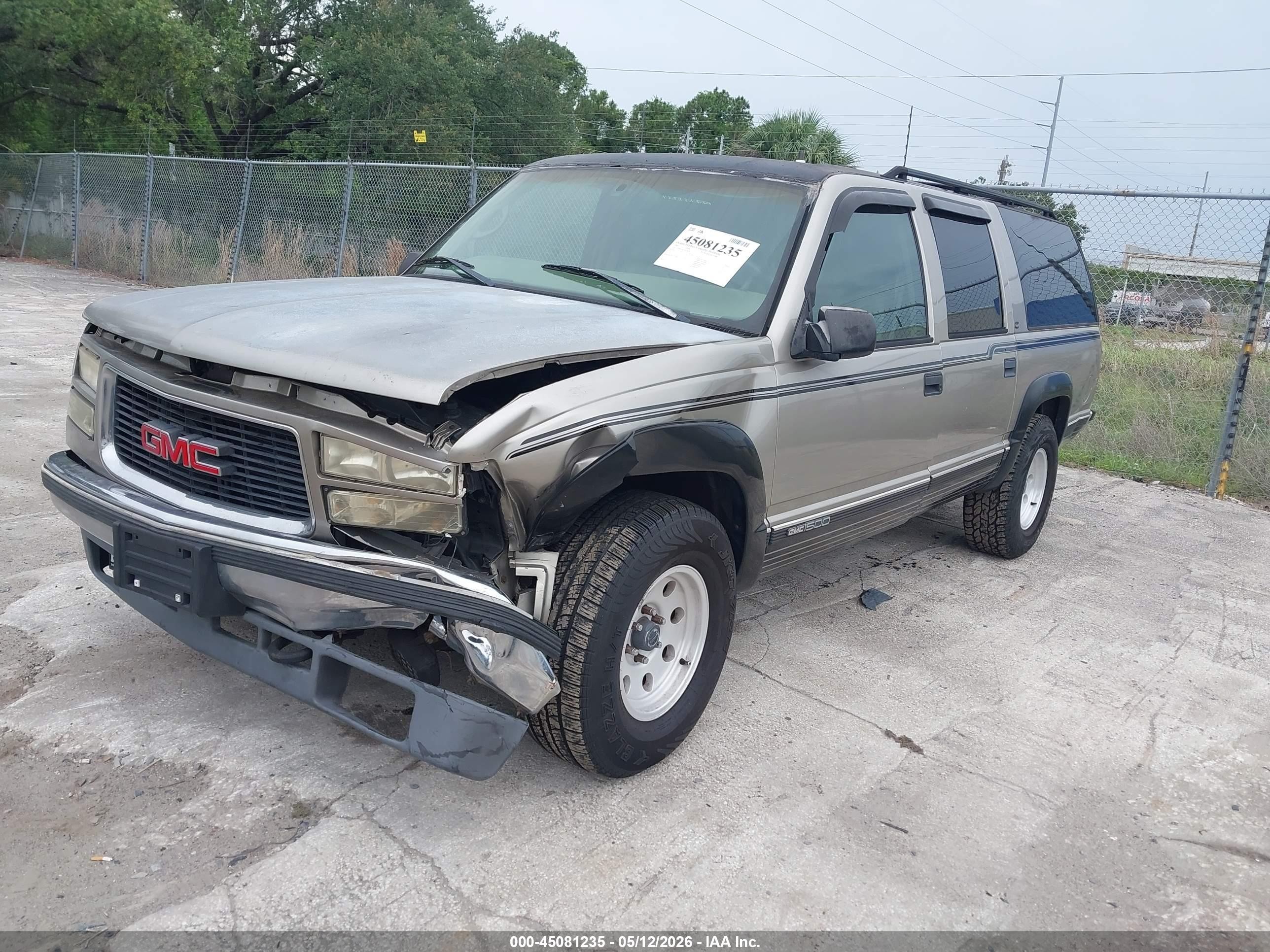 1999 Gmc Suburban 1500 Sl Золотой vin: 1GDFK16R2XJ746787