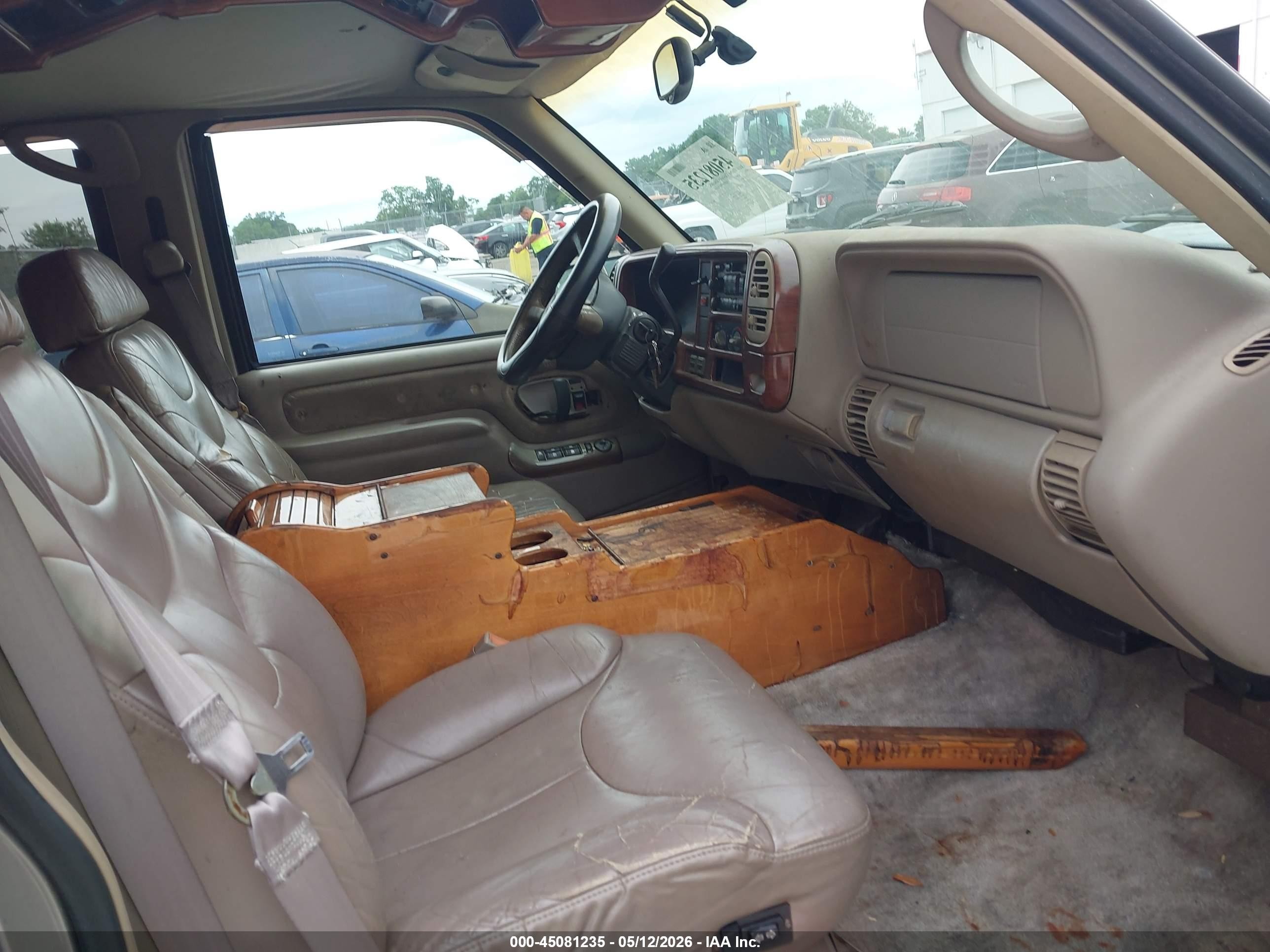 1999 Gmc Suburban 1500 Sl Золотой vin: 1GDFK16R2XJ746787