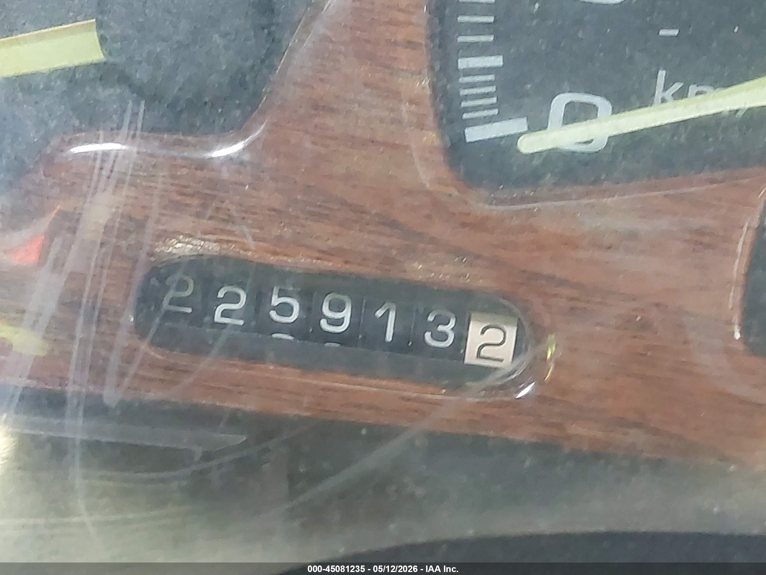 1999 Gmc Suburban 1500 Sl Золотой vin: 1GDFK16R2XJ746787