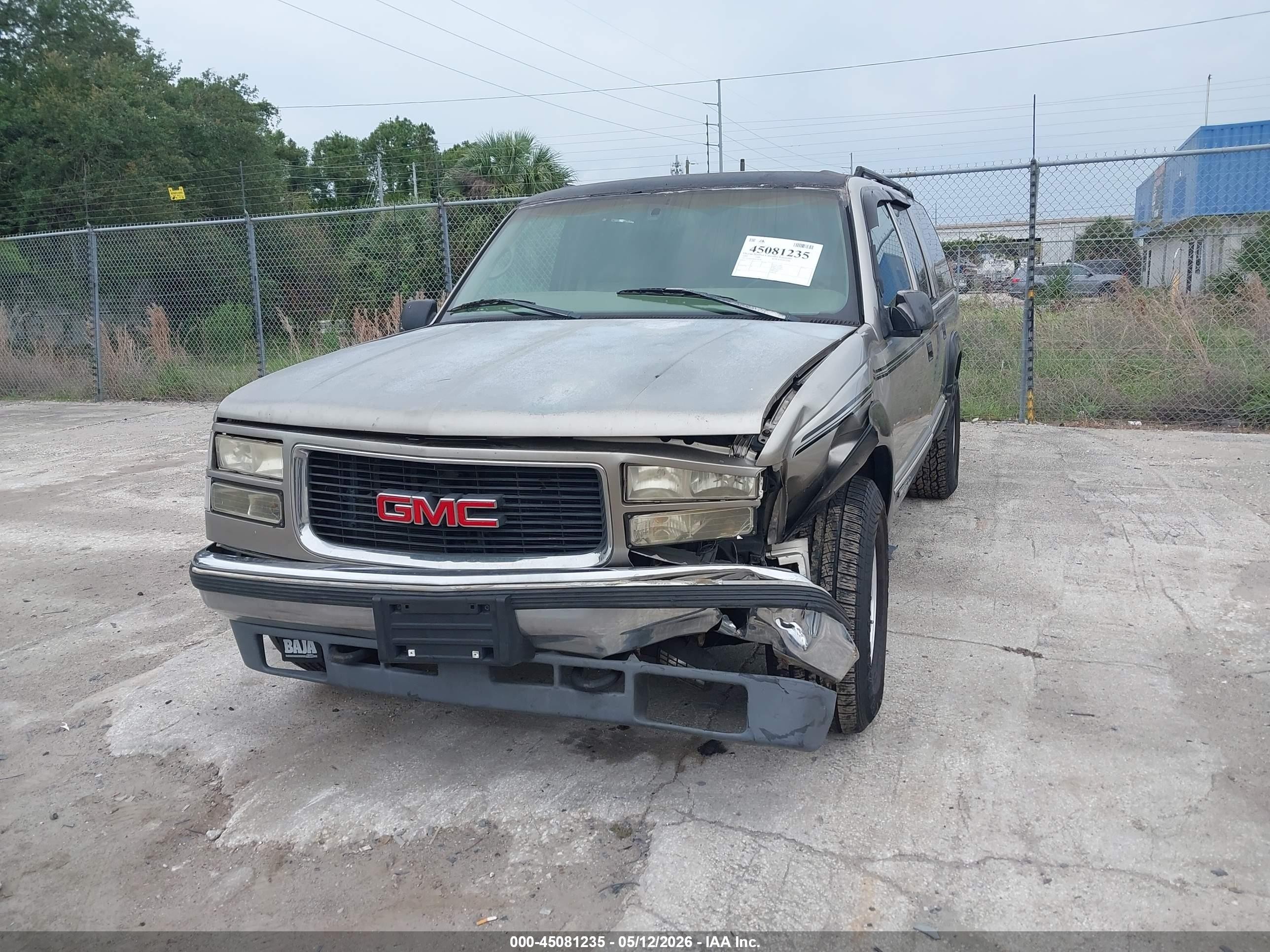 1999 Gmc Suburban 1500 Sl Золотой vin: 1GDFK16R2XJ746787