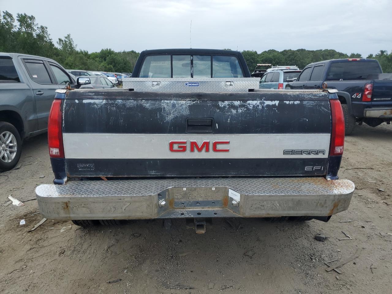 1989 Gmc Sierra C2500 Blue vin: 1GDGC24K3KE540988