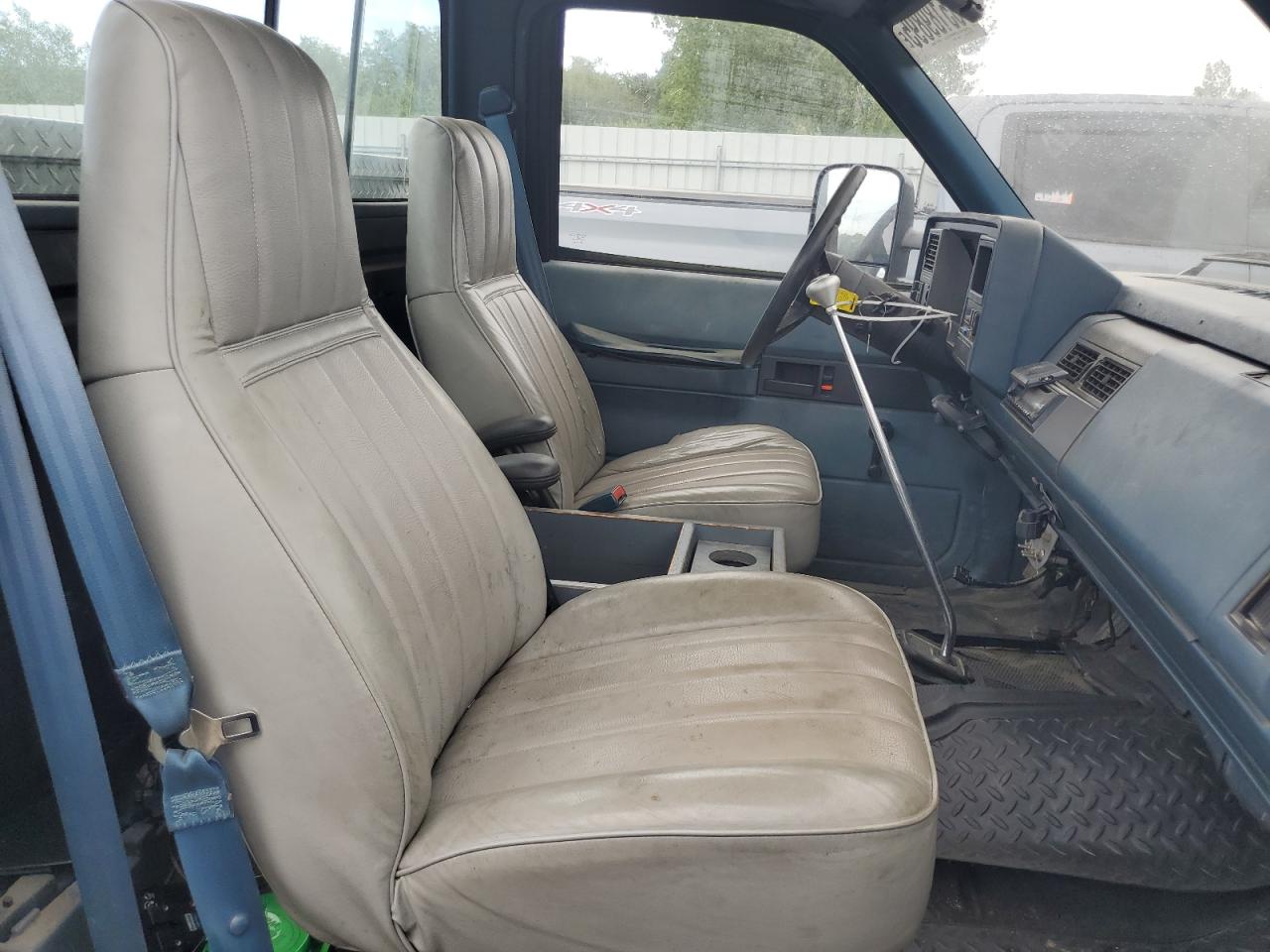 1989 Gmc Sierra C2500 Blue vin: 1GDGC24K3KE540988