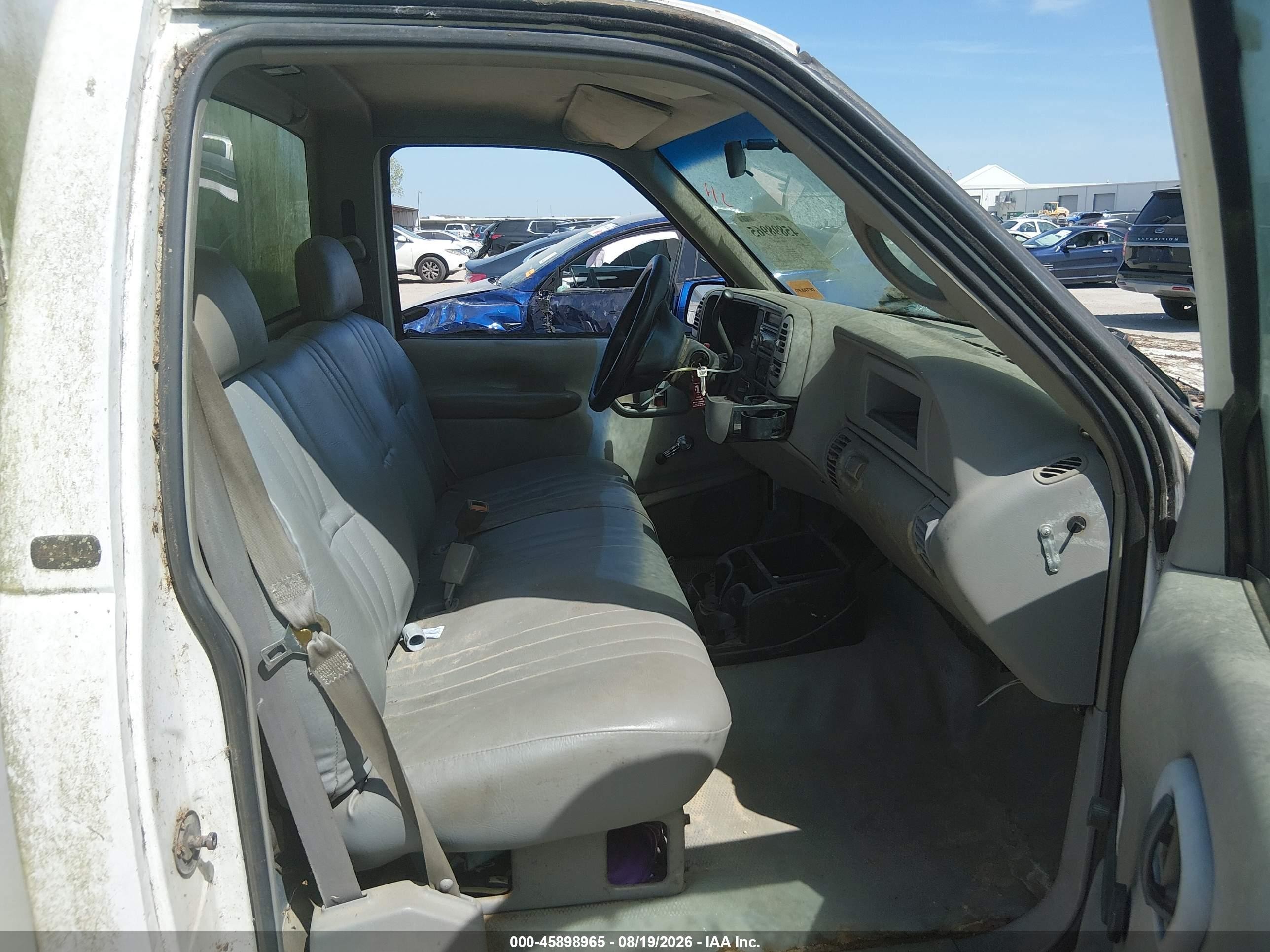 2000 Gmc Sierra 2500 Chassis Classic Sl White vin: 1GDGC24R0YF487084