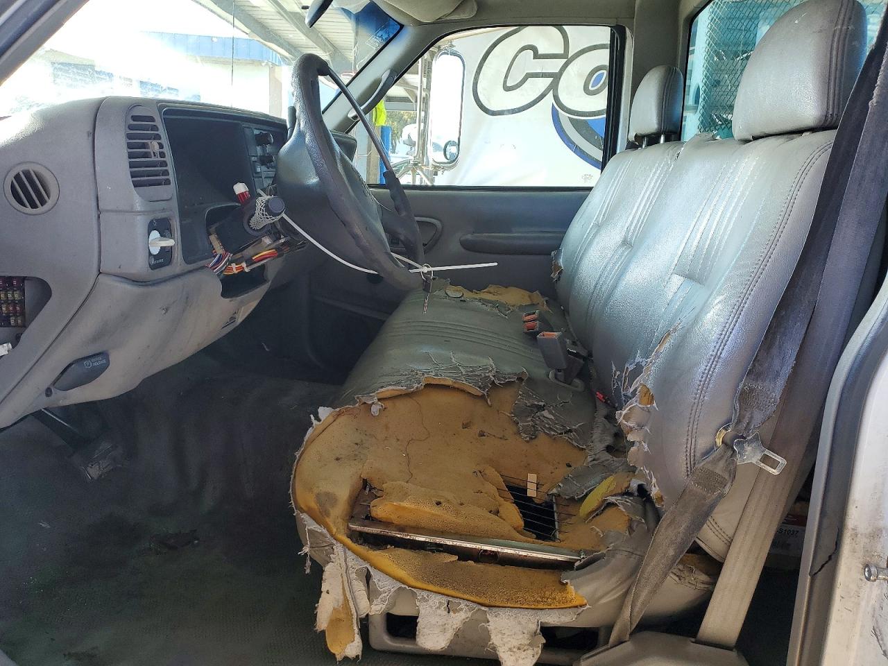 1999 Gmc Sierra C2500 White vin: 1GDGC24R2XF098493