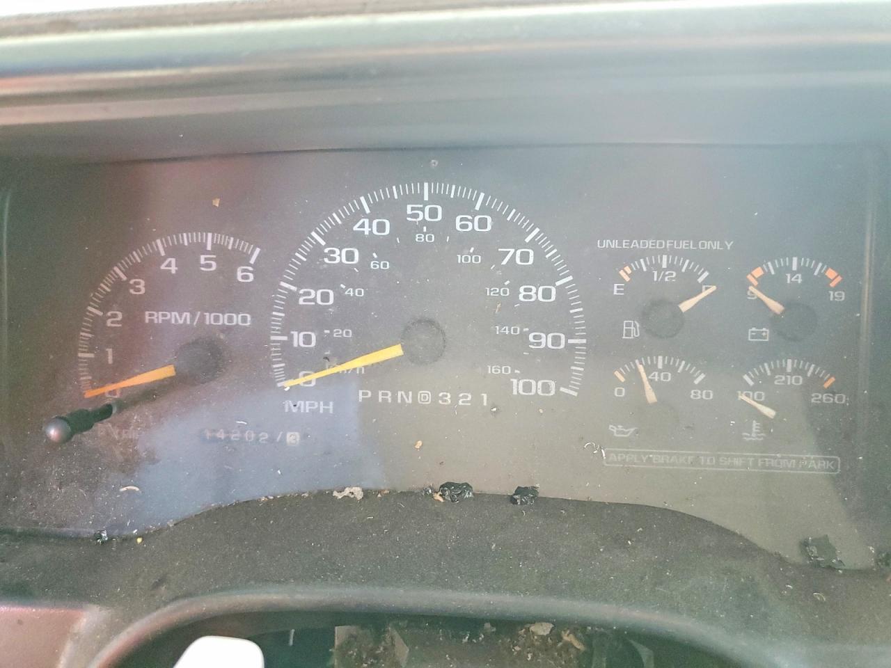 1999 Gmc Sierra C2500 White vin: 1GDGC24R2XF098493