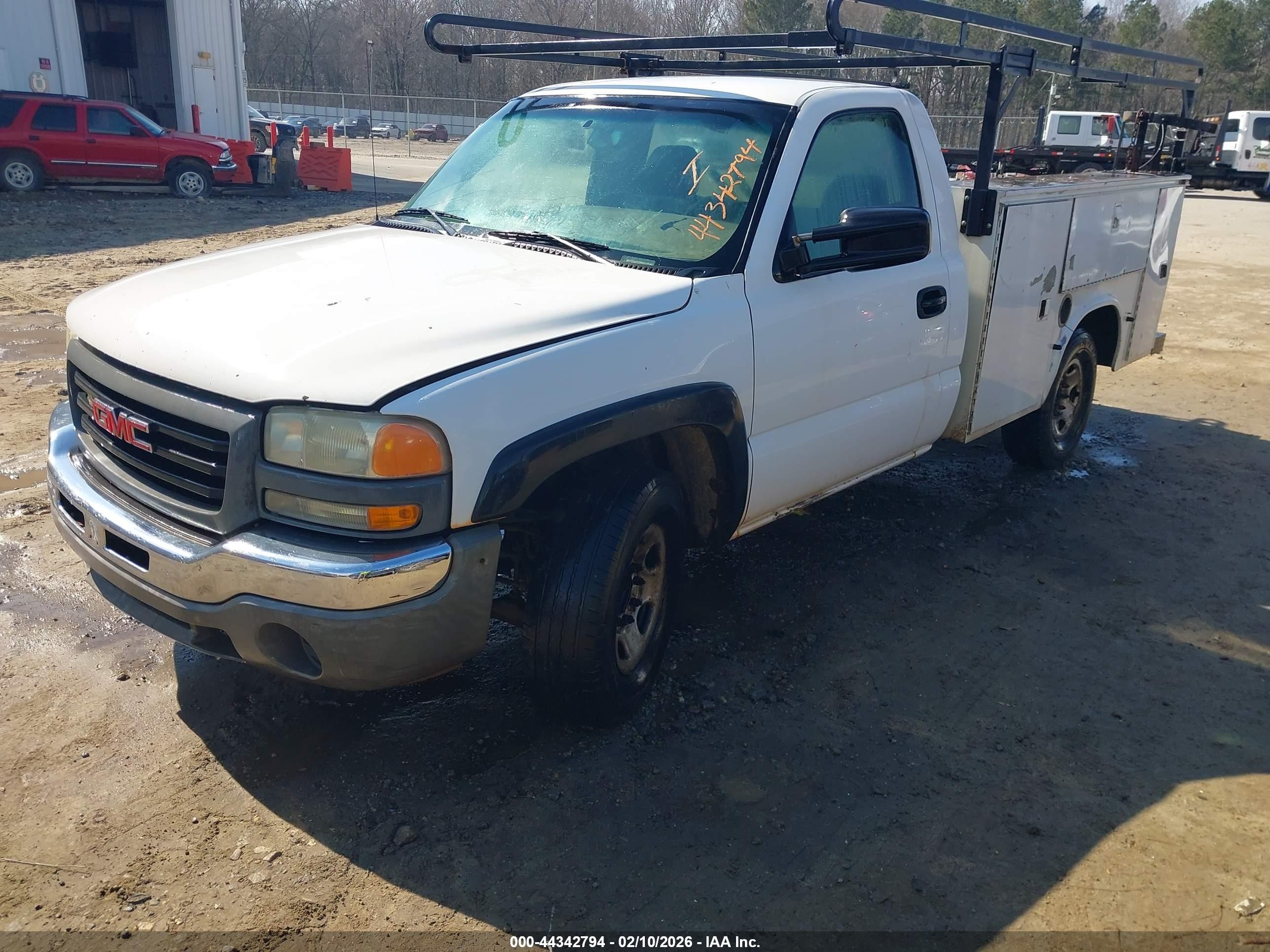 2004 Gmc New Sierra C2500 White vin: 1GDGC24U34Z172907