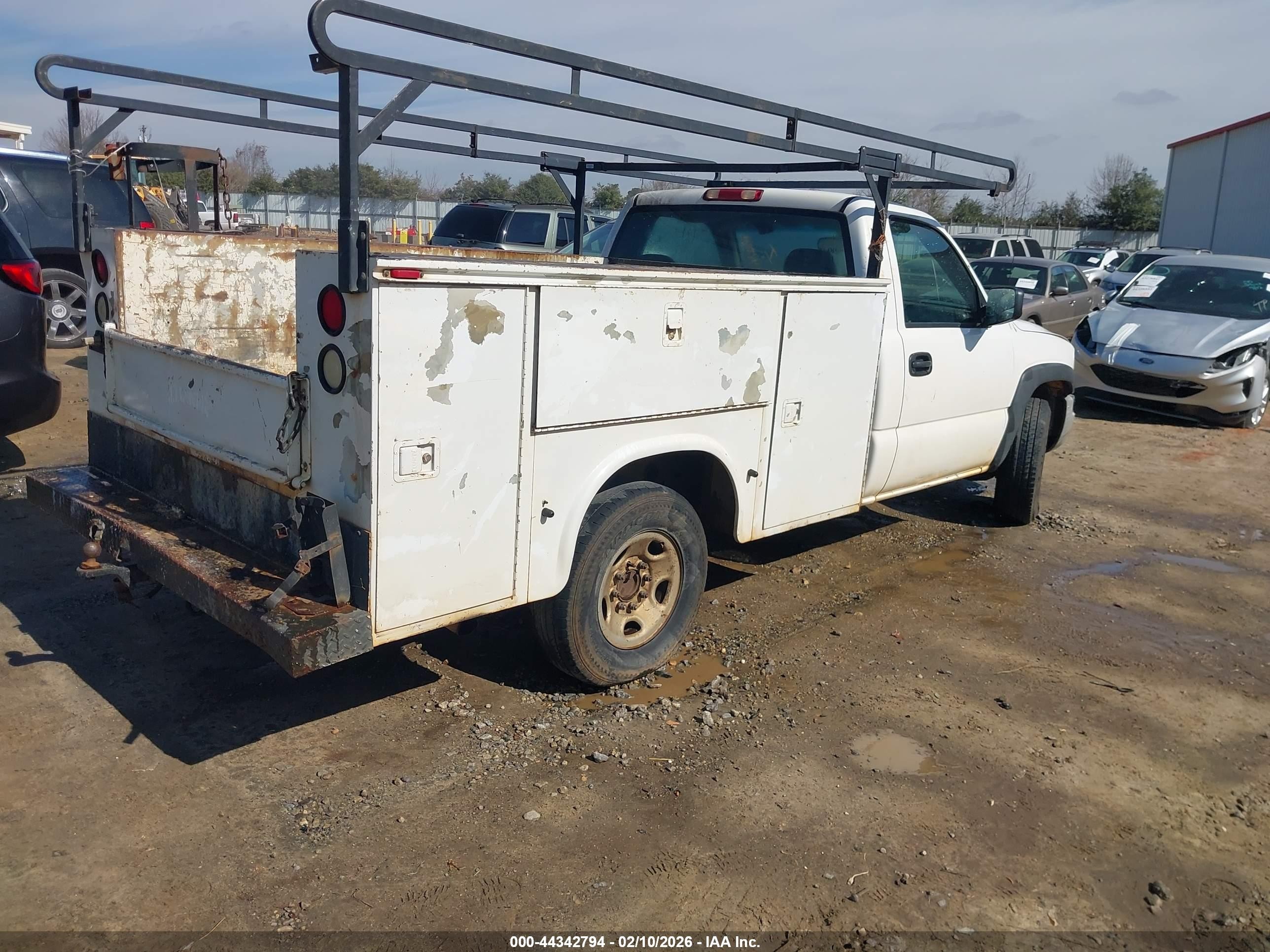 2004 Gmc New Sierra C2500 White vin: 1GDGC24U34Z172907