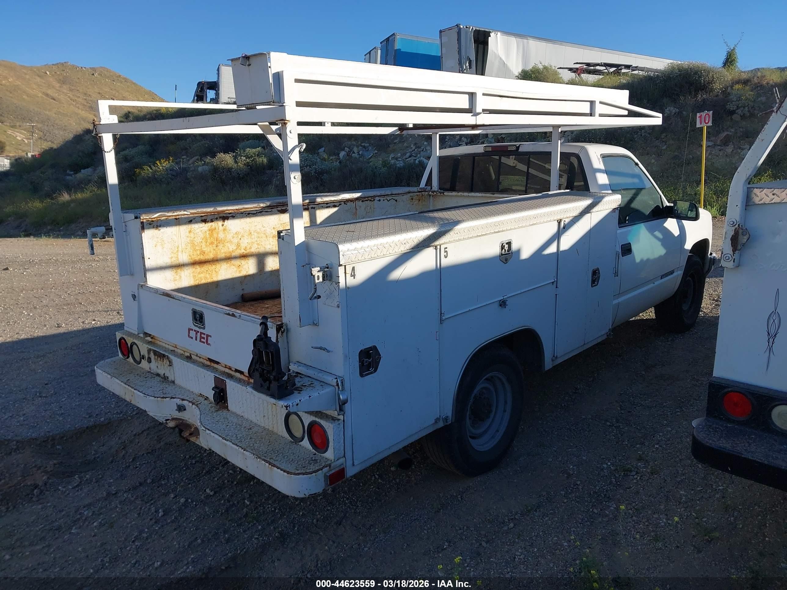 1998 Gmc Sierra 3500 Chassis Sl White vin: 1GDGC34RXWF052107