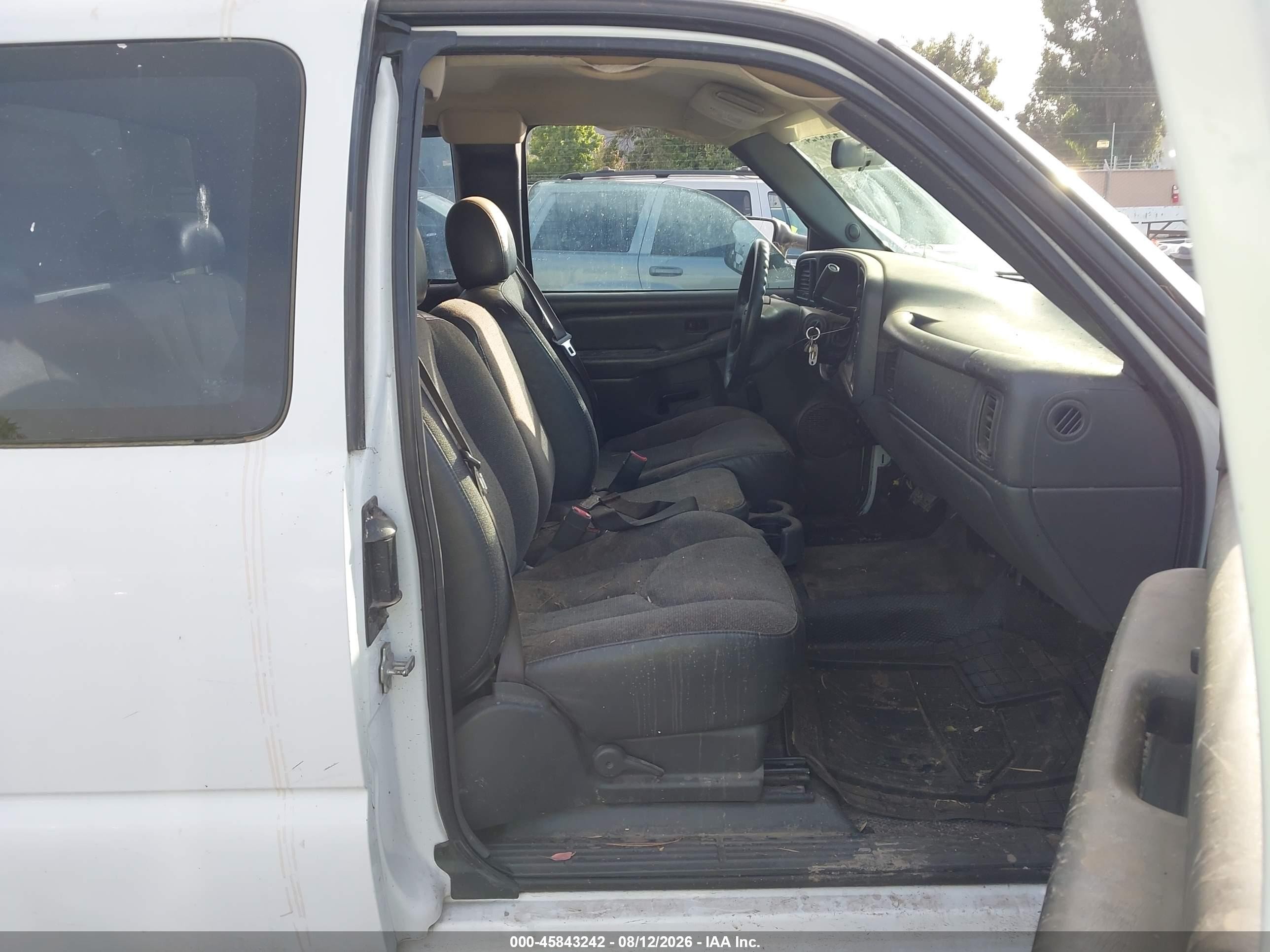 2005 Gmc Sierra 2500hd Work Truck White vin: 1GDHC29U15E299967
