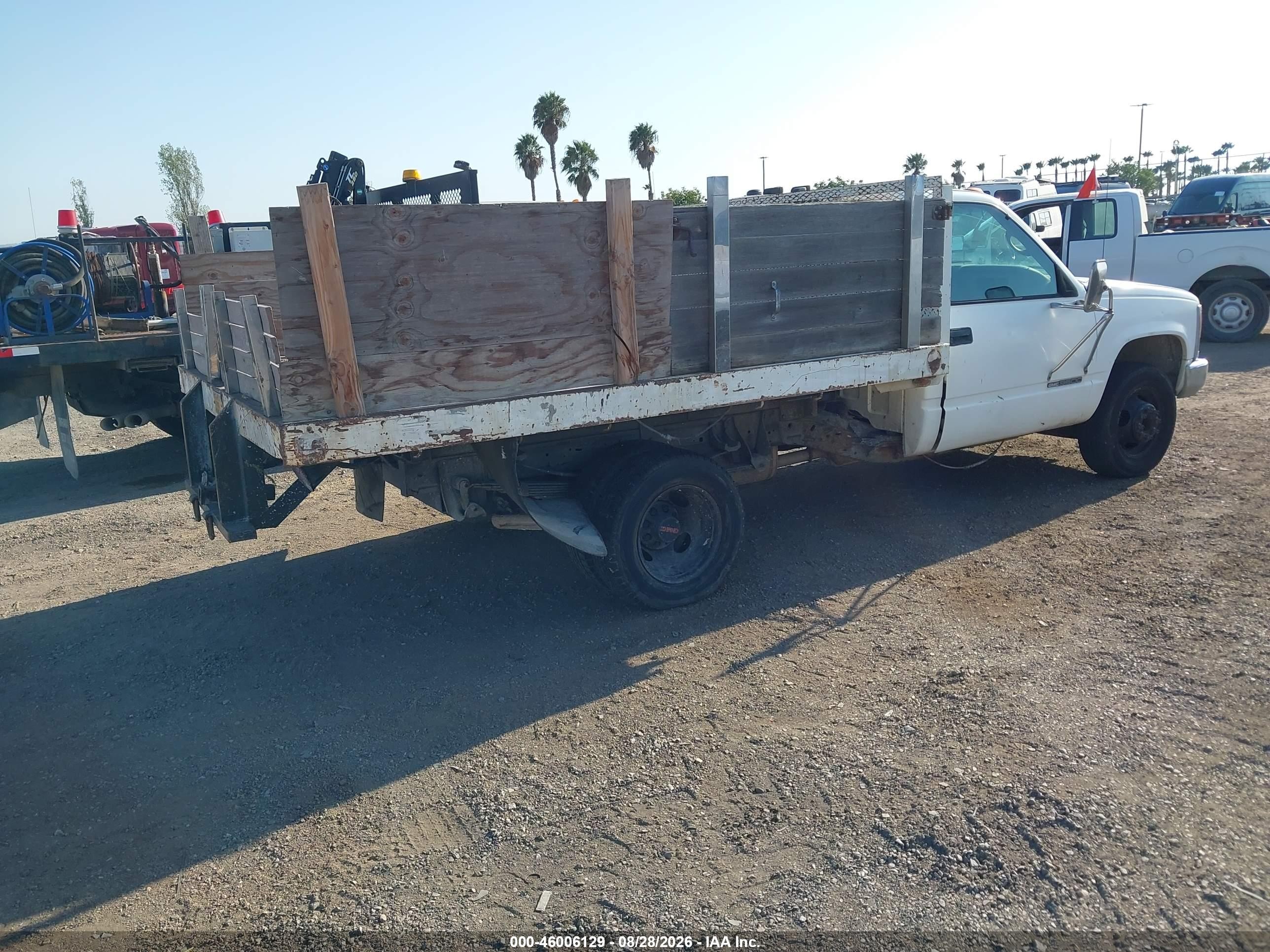1998 Gmc Sierra 3500 Chassis Sl White vin: 1GDHC34J2WF072513
