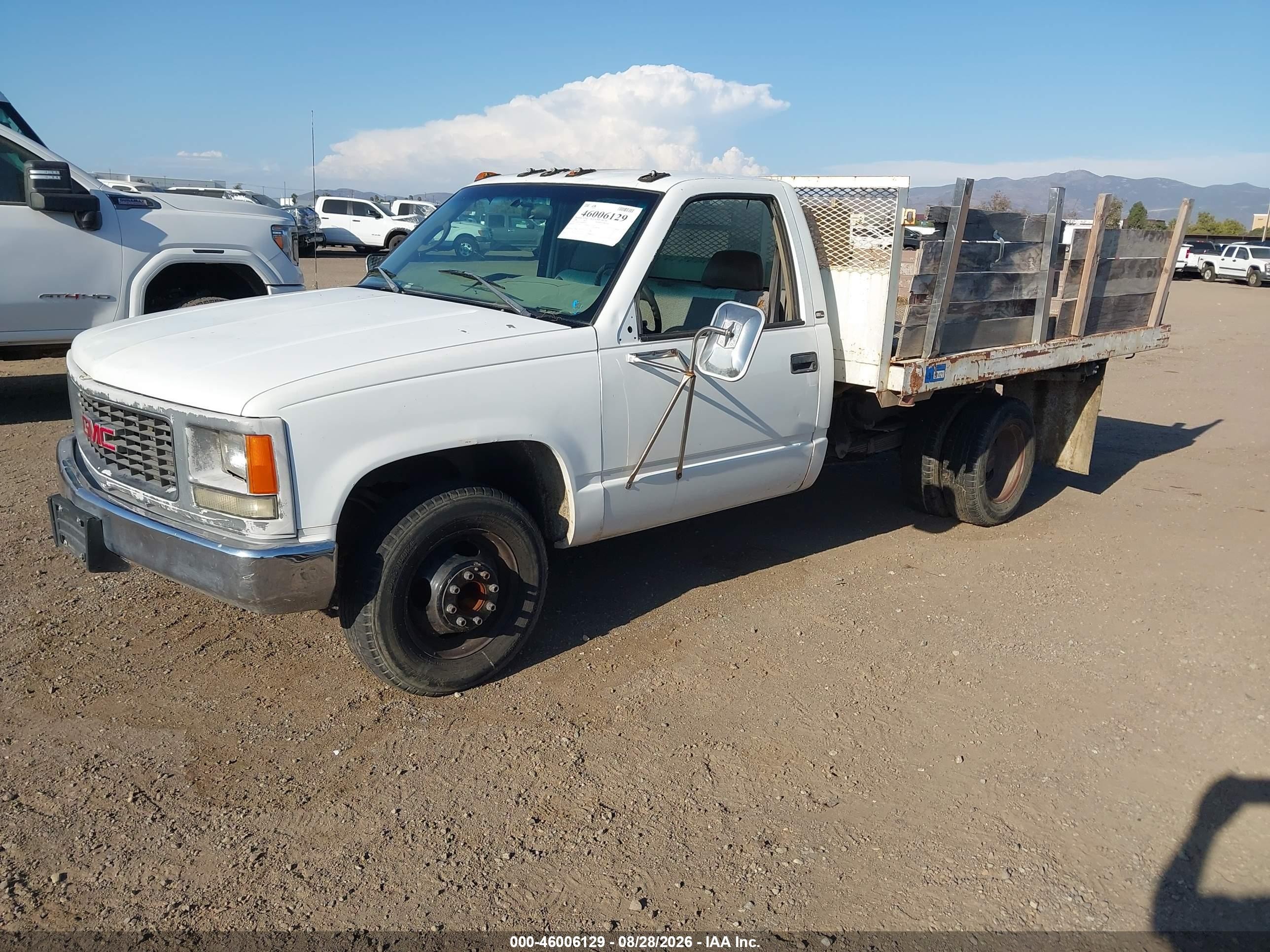 1998 Gmc Sierra 3500 Chassis Sl White vin: 1GDHC34J2WF072513