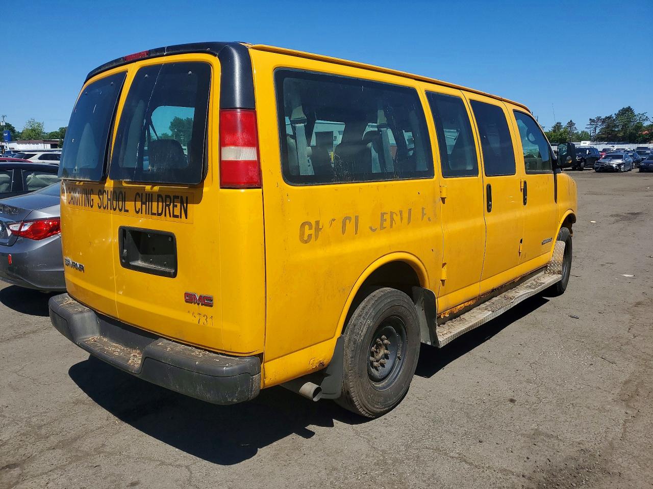 2006 Gmc Savana Rv G3500 Yellow vin: 1GDHG35U761206815