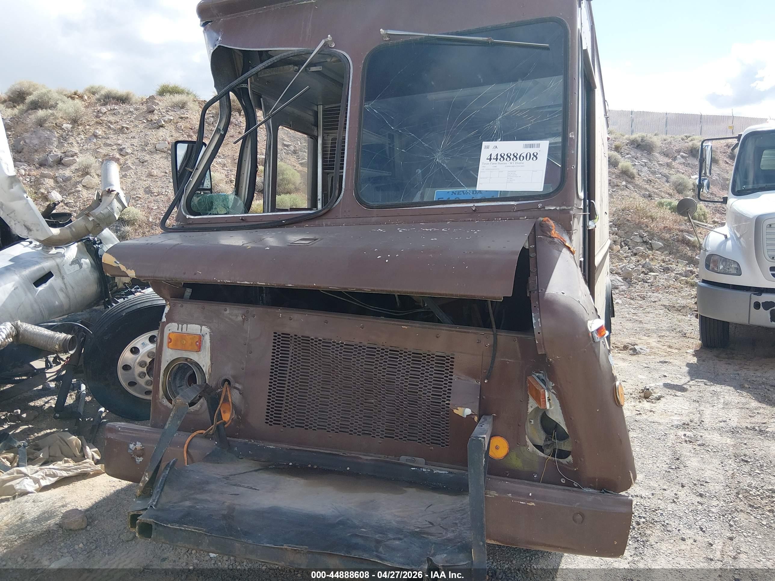 1981 Gmc Forward Control Chassis P3500 Brown vin: 1GDHP32MXB3502723