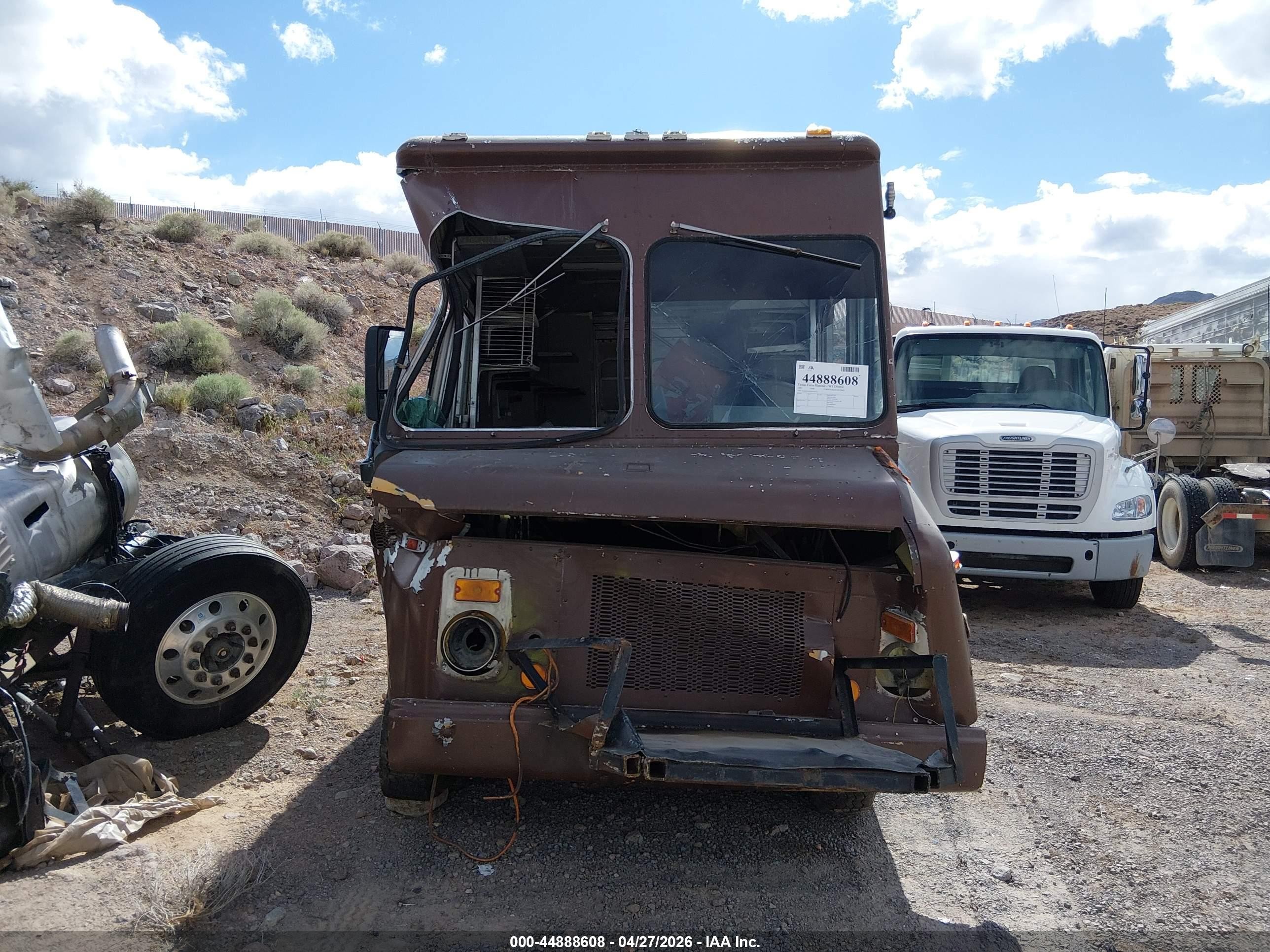 1981 Gmc Forward Control Chassis P3500 Brown vin: 1GDHP32MXB3502723