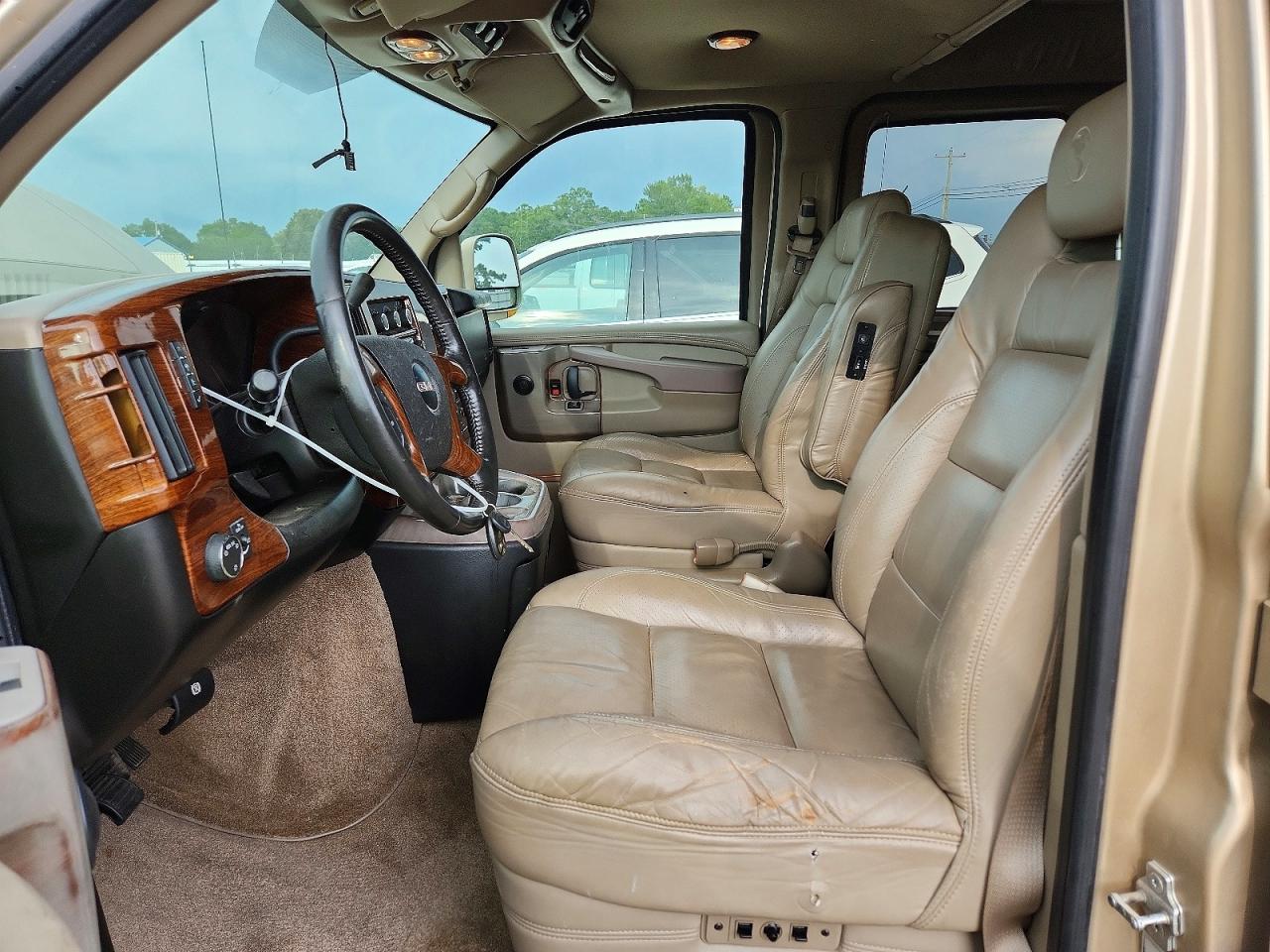 2010 Gmc Savana Rv G1500 4lt Tan vin: 1GDUGEB48A1112661