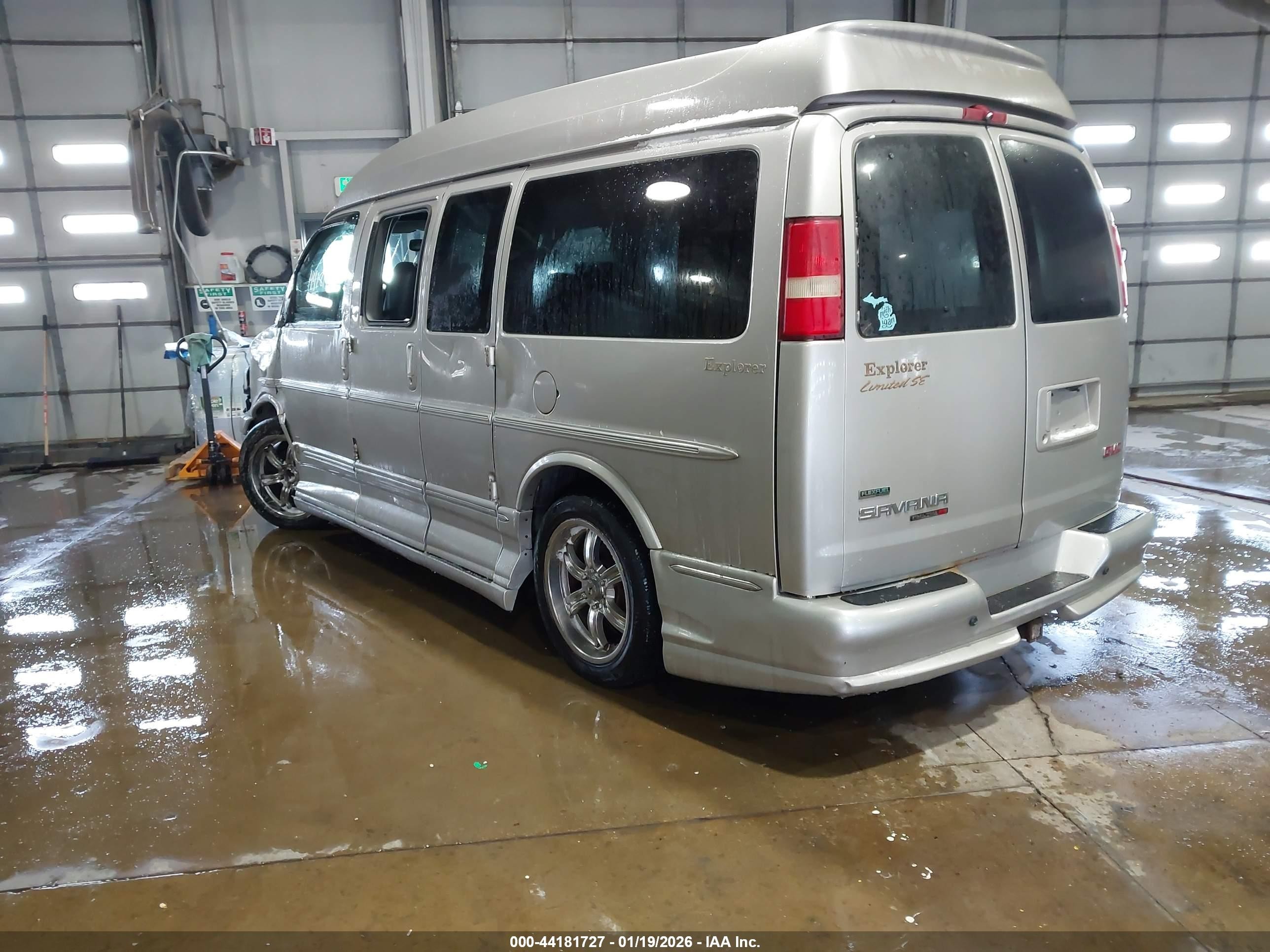 2010 Gmc Savana 1500 Upfitter Silver vin: 1GDUHEB47A1118111