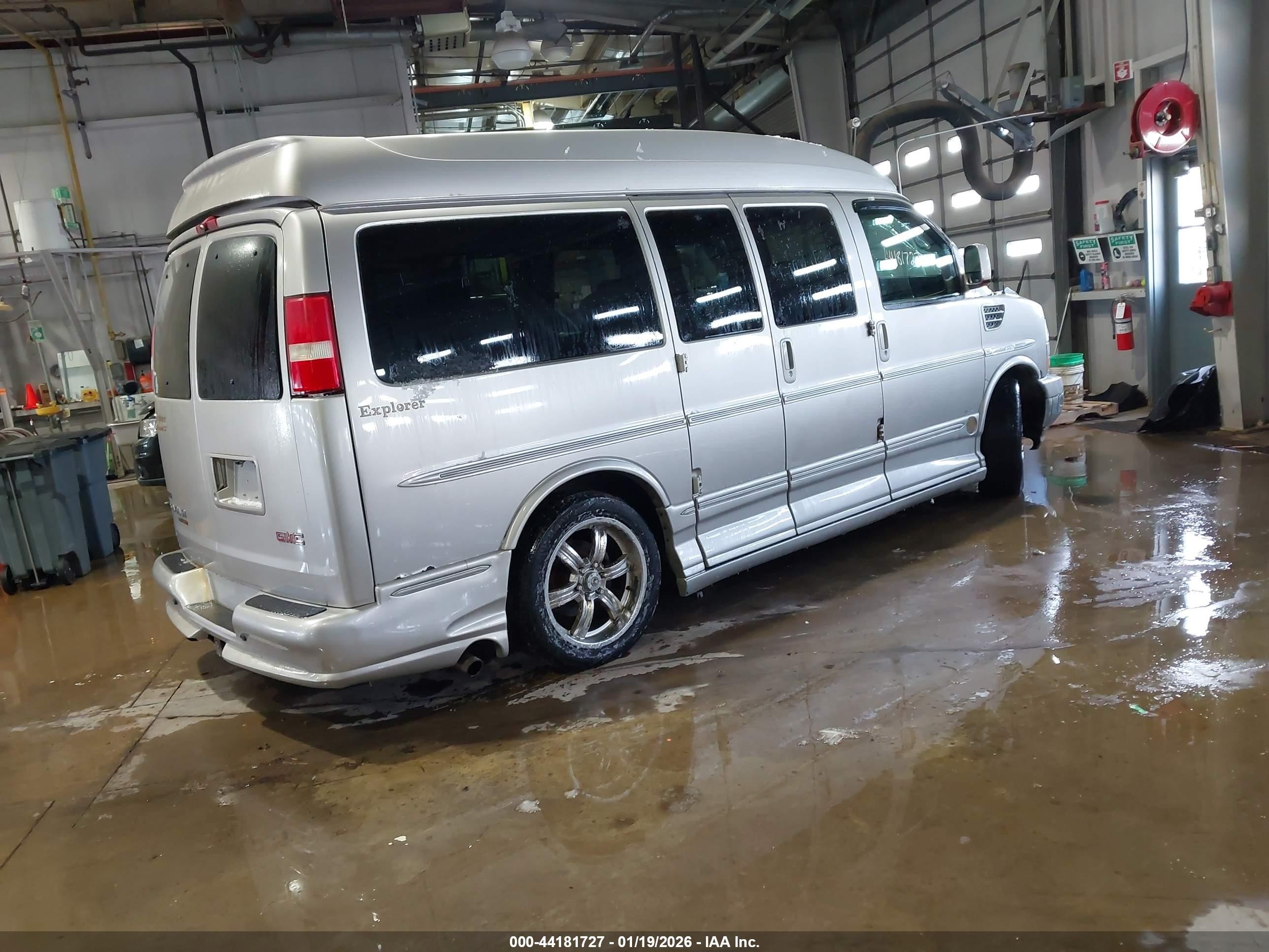 2010 Gmc Savana 1500 Upfitter Silver vin: 1GDUHEB47A1118111