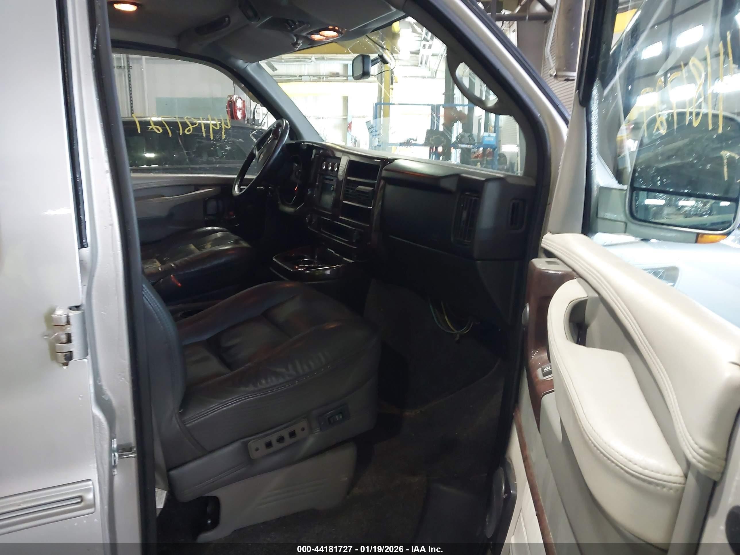 2010 Gmc Savana 1500 Upfitter Silver vin: 1GDUHEB47A1118111