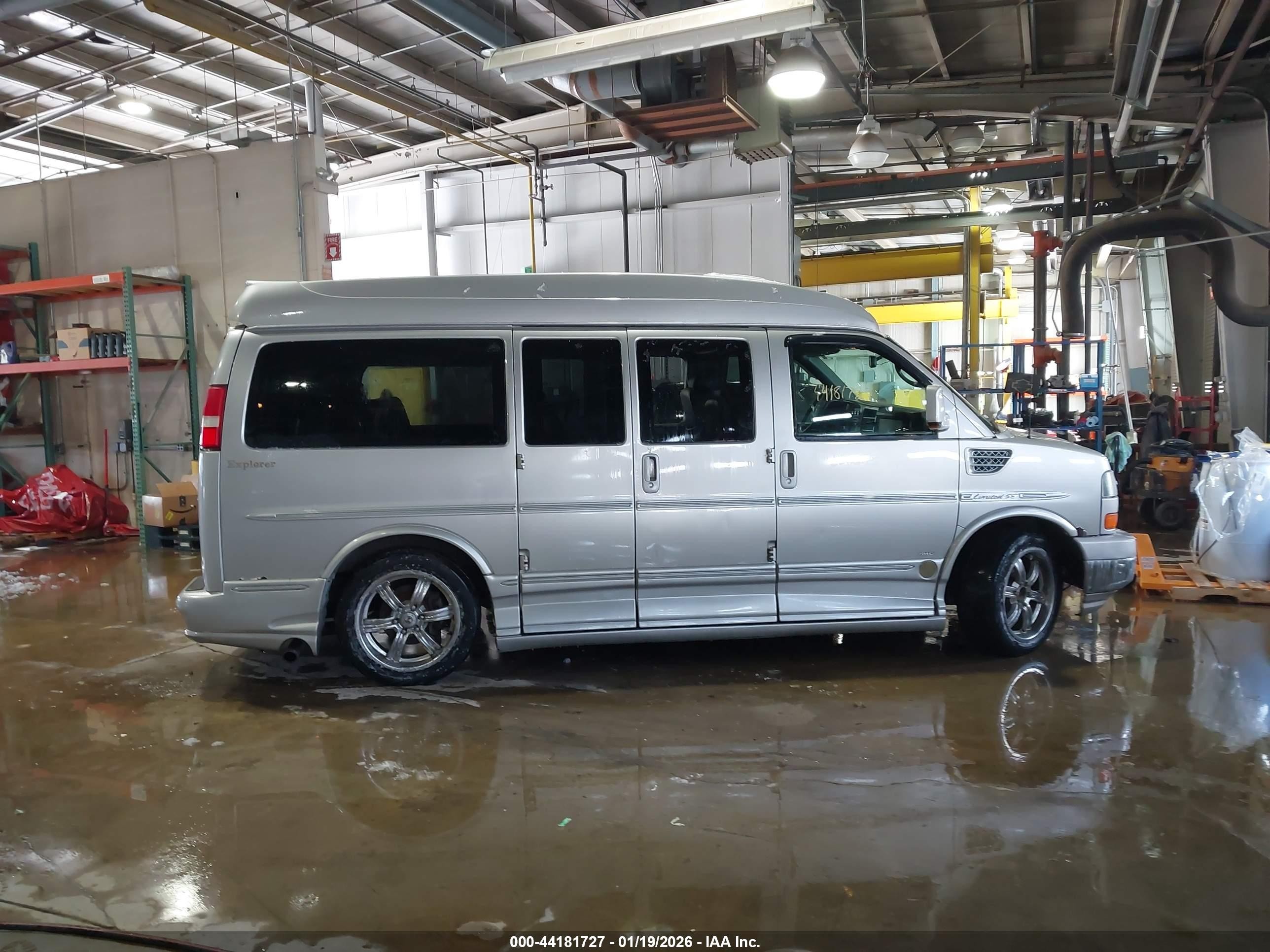 2010 Gmc Savana 1500 Upfitter Silver vin: 1GDUHEB47A1118111