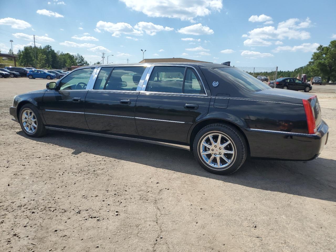 2011 Cadillac Professional Chassis Black vin: 1GE7K9C66BU600117