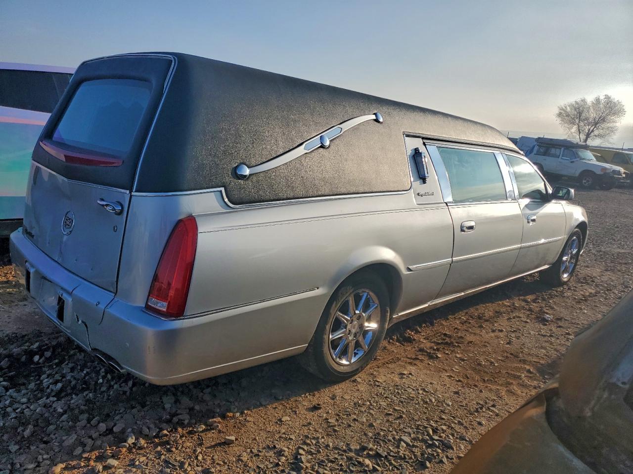 2011 Cadillac Professional Chassis Silver vin: 1GE7K9C66BU600280