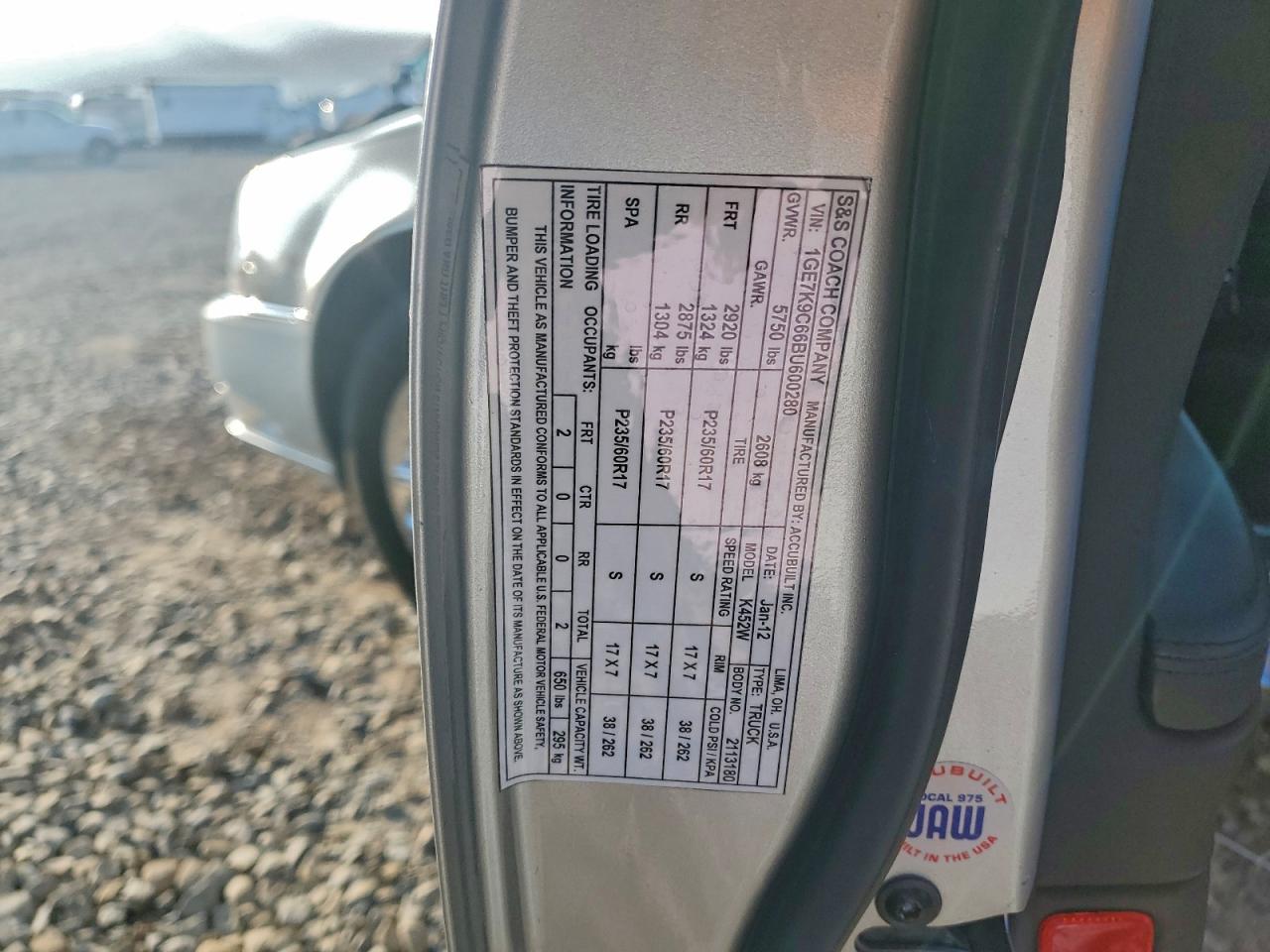 2011 Cadillac Professional Chassis Silver vin: 1GE7K9C66BU600280