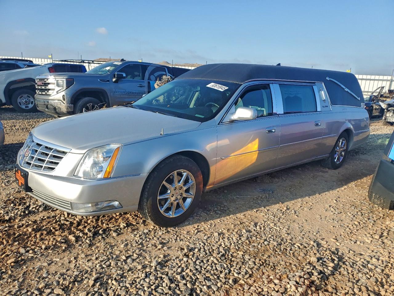 2011 Cadillac Professional Chassis Silver vin: 1GE7K9C66BU600280